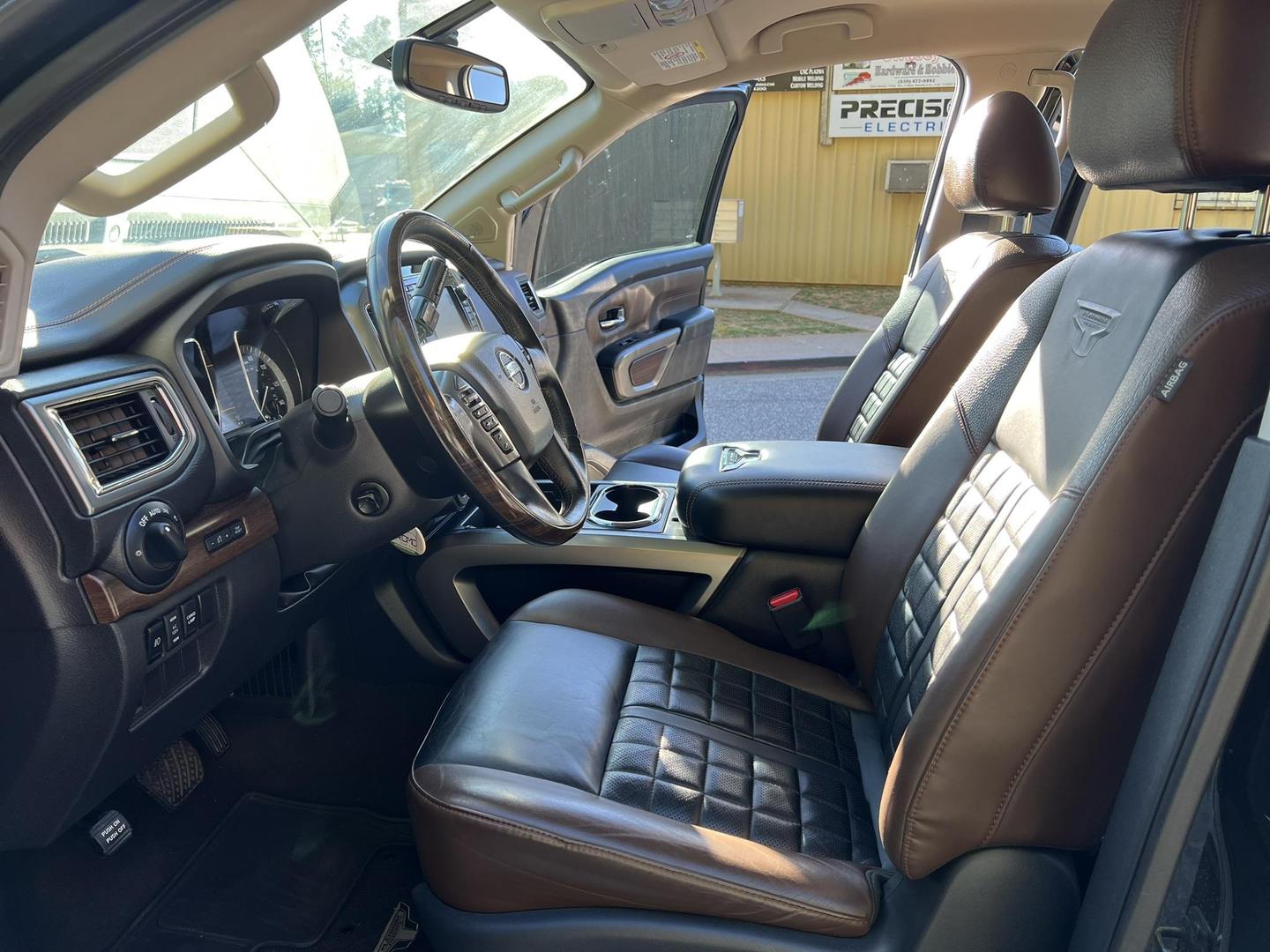 2019 Nissan Titan XD Platinum Reserve photo 14