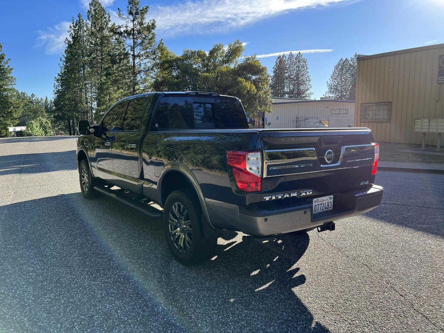 2019 Nissan Titan XD Platinum Reserve photo 8