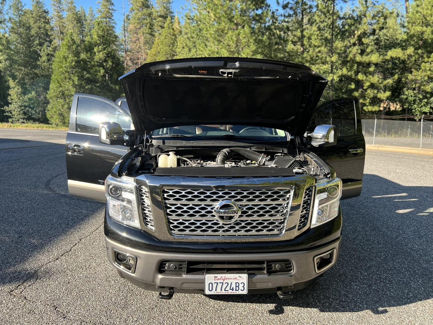 2019 Nissan Titan XD Platinum Reserve photo 17