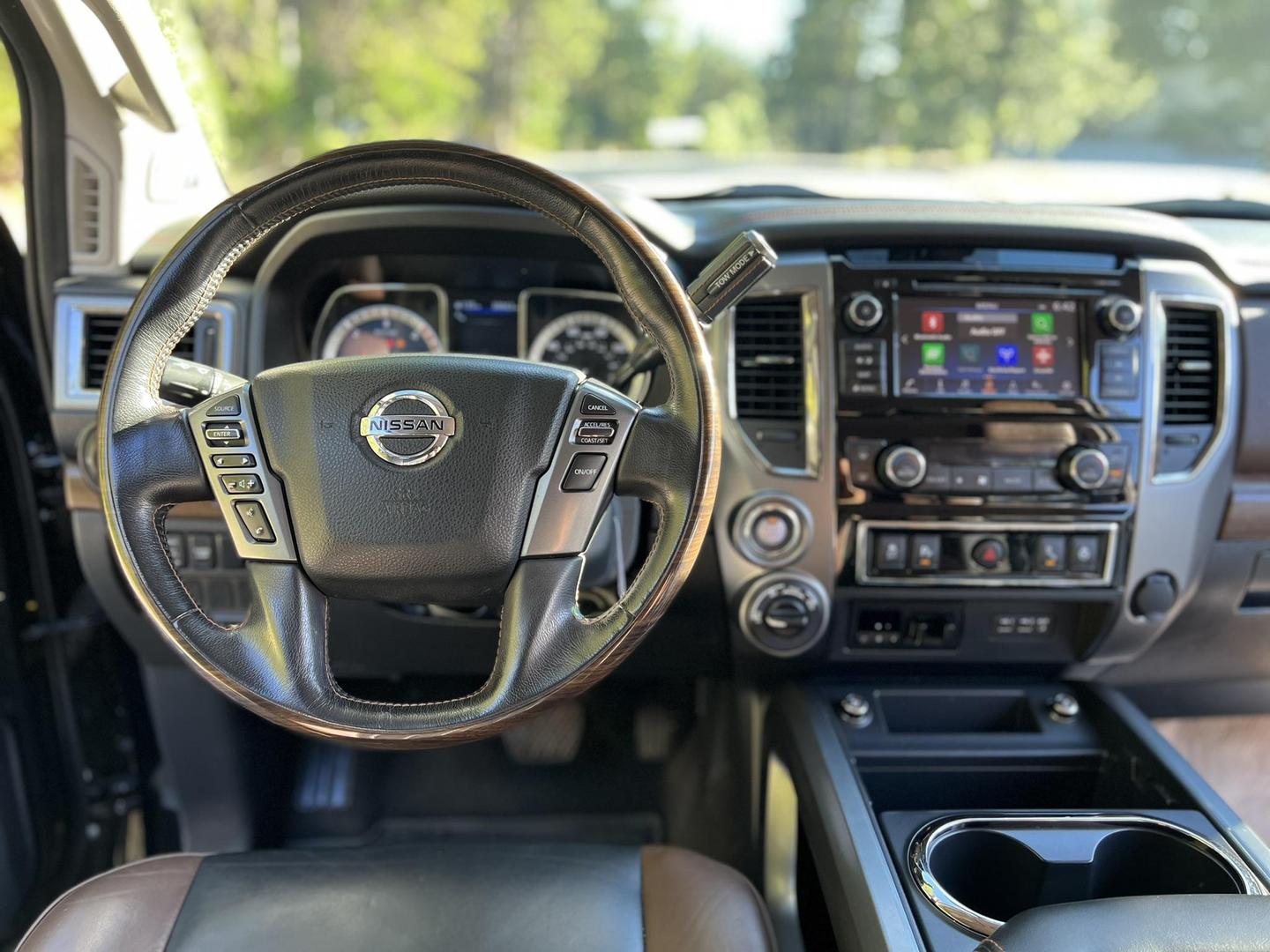 2019 Nissan Titan XD Platinum Reserve photo 16