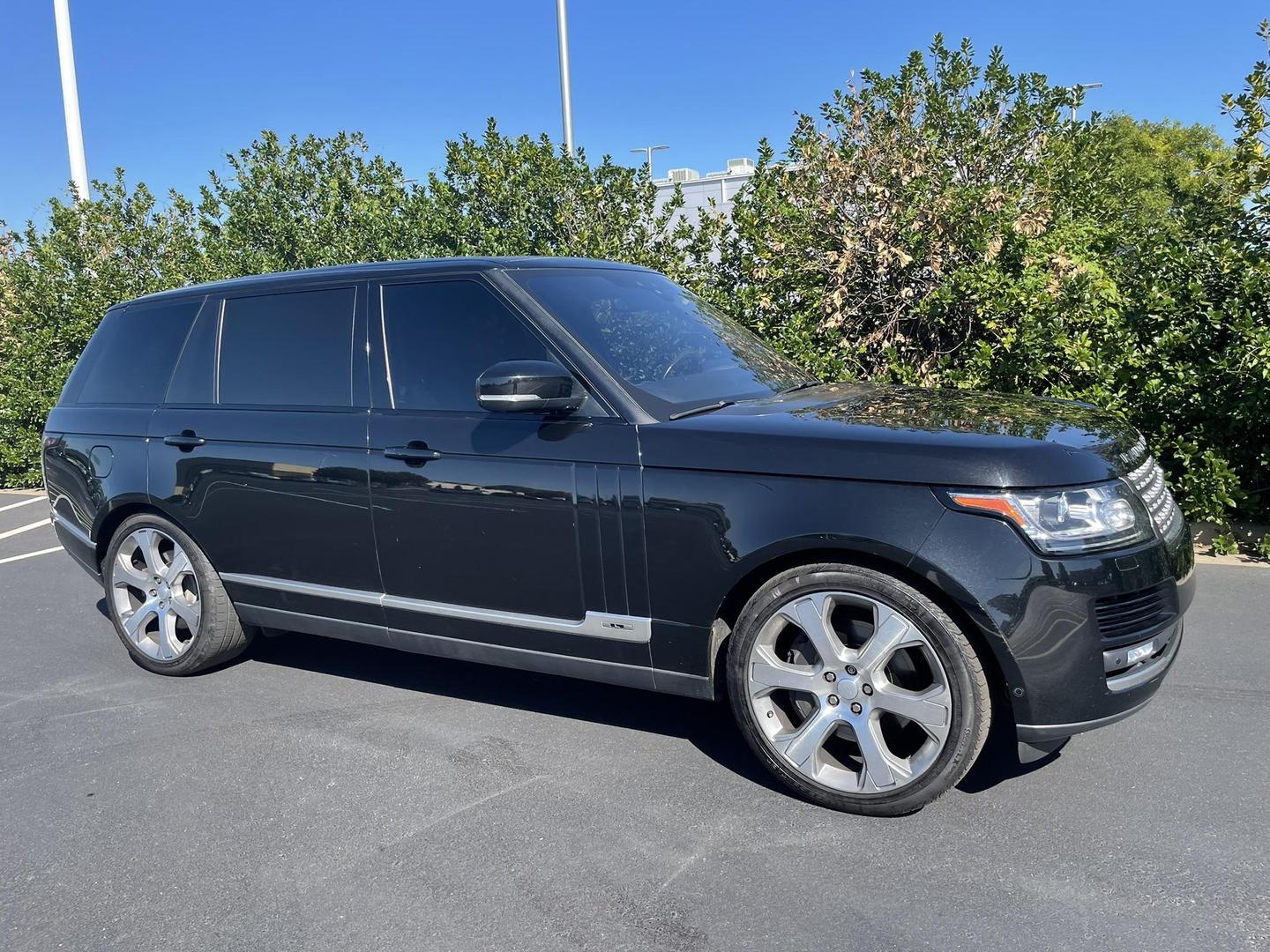 2017 Land Rover Range Rover Supercharged photo 4