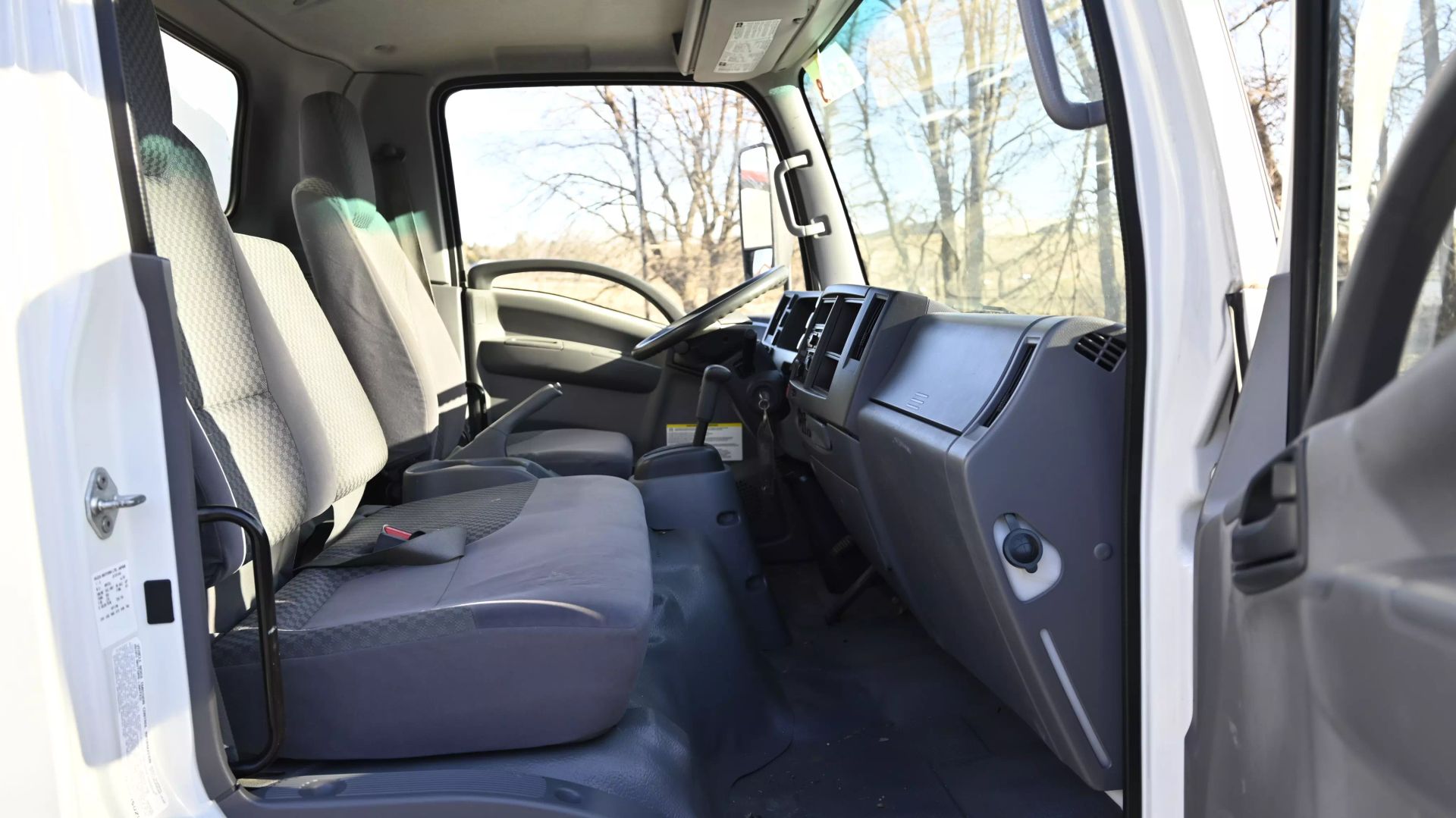 2013 Isuzu Med Duty Nrr - Image 4
