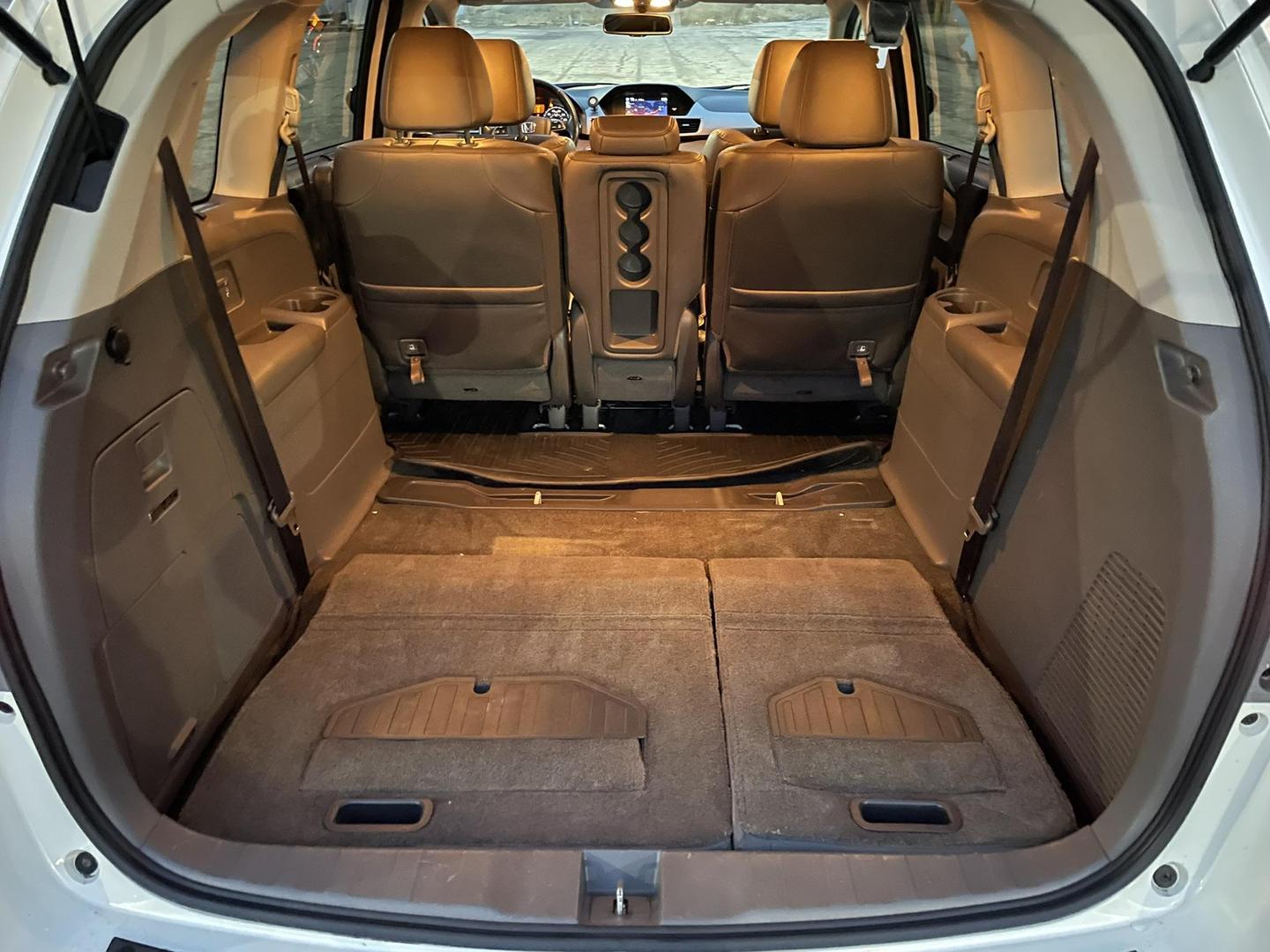 2016 Honda Odyssey Touring Elite photo 10