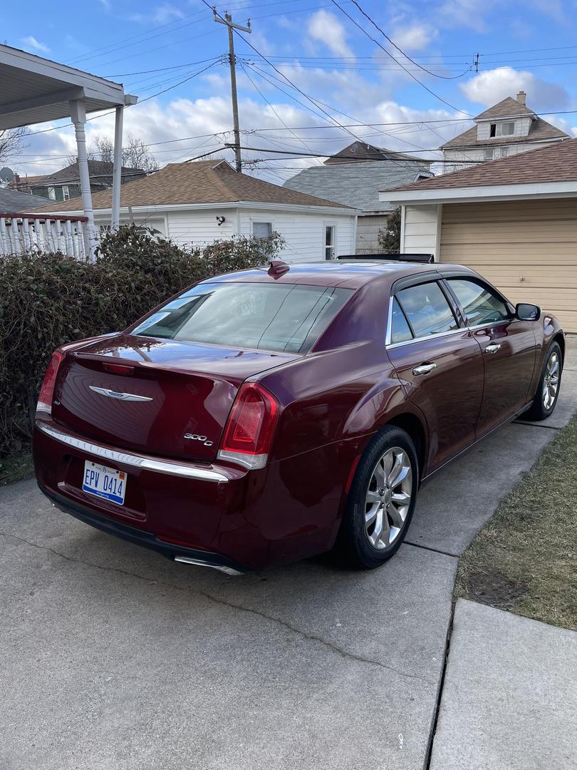 2016 Chrysler 300 C photo 2