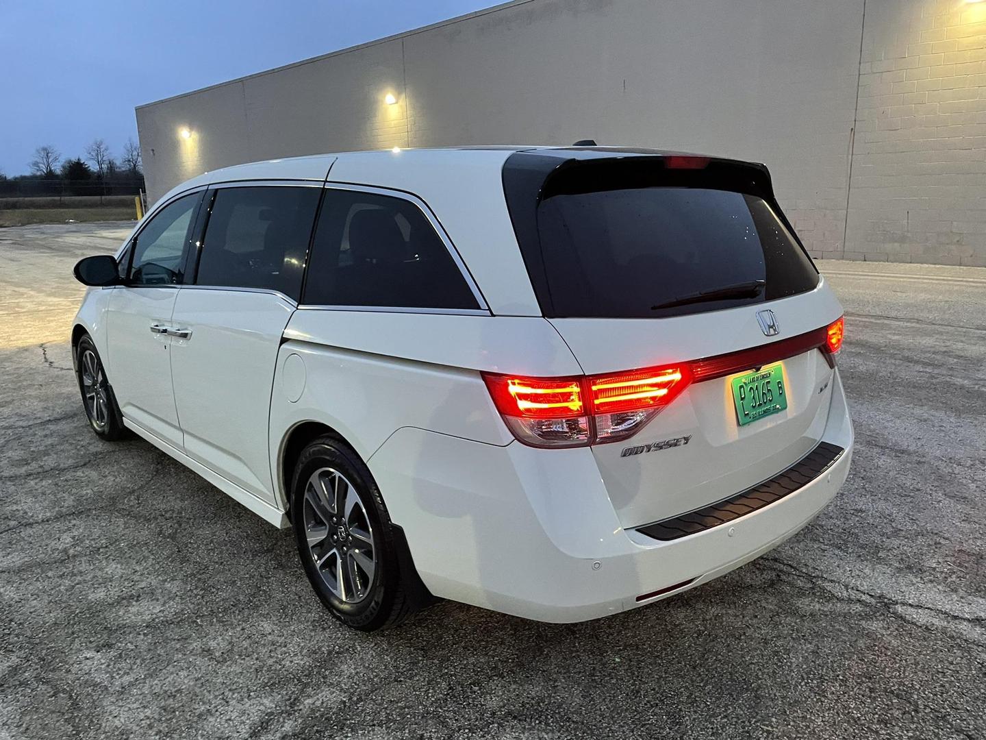 2016 Honda Odyssey Touring Elite photo 8