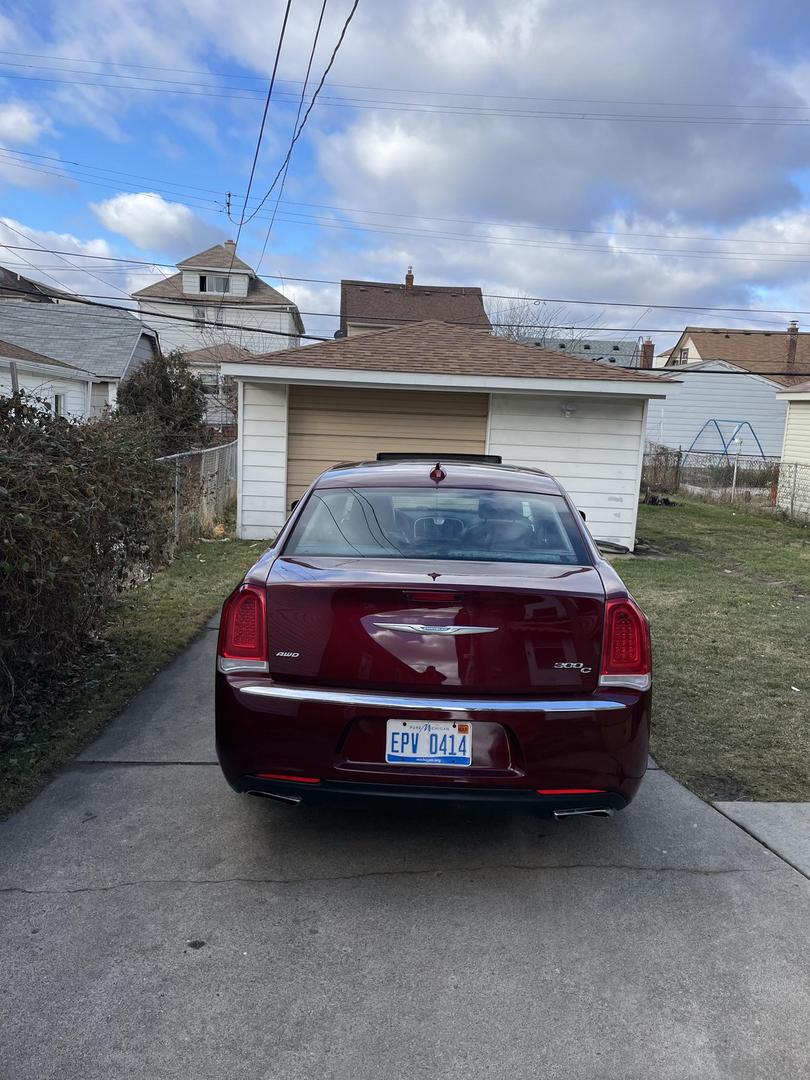 2016 Chrysler 300 C photo 3