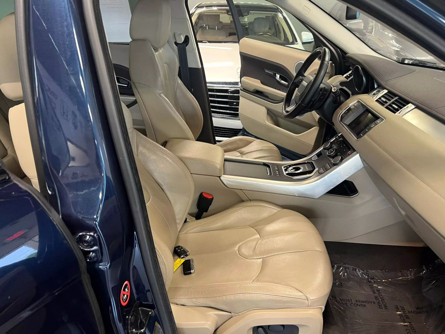 2013 Land Rover Range Rover Evoque Pure Plus Sport Utility 4d - Image 17
