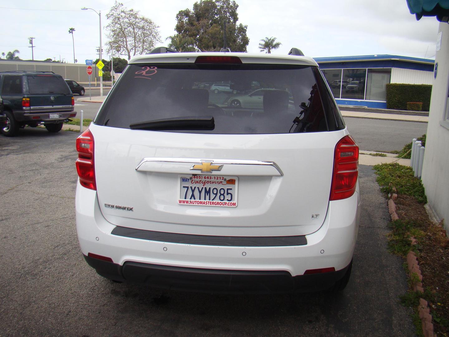 2017 Chevrolet Equinox LT photo 5