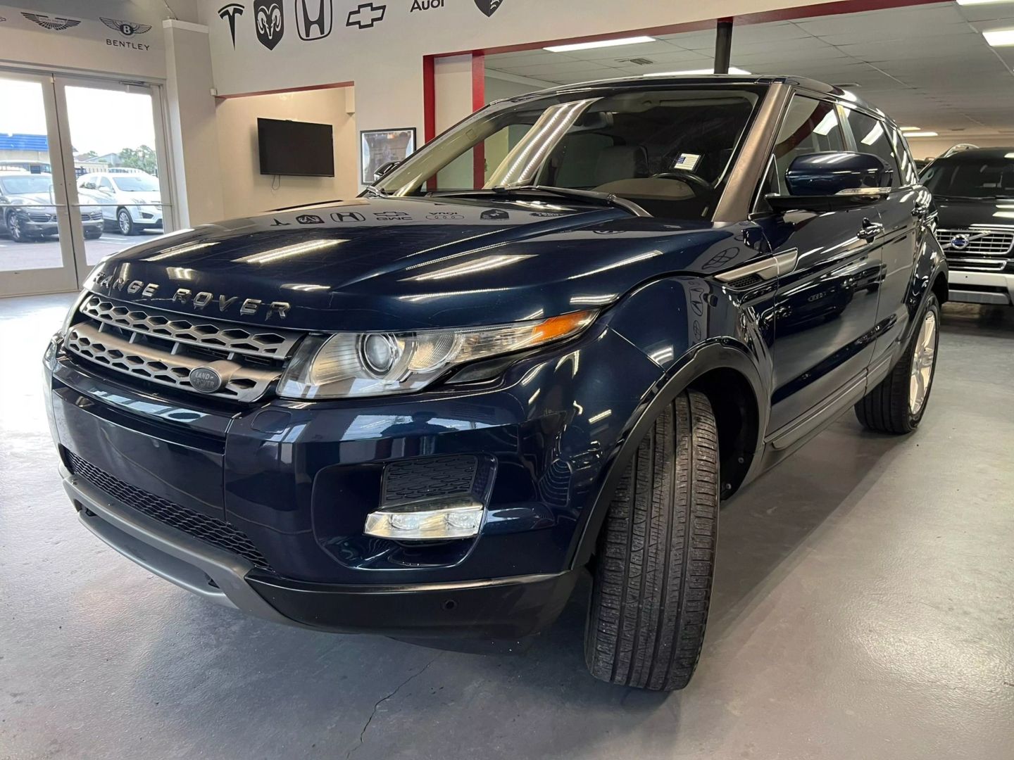 2013 Land Rover Range Rover Evoque Pure Plus Sport Utility 4d - Image 3