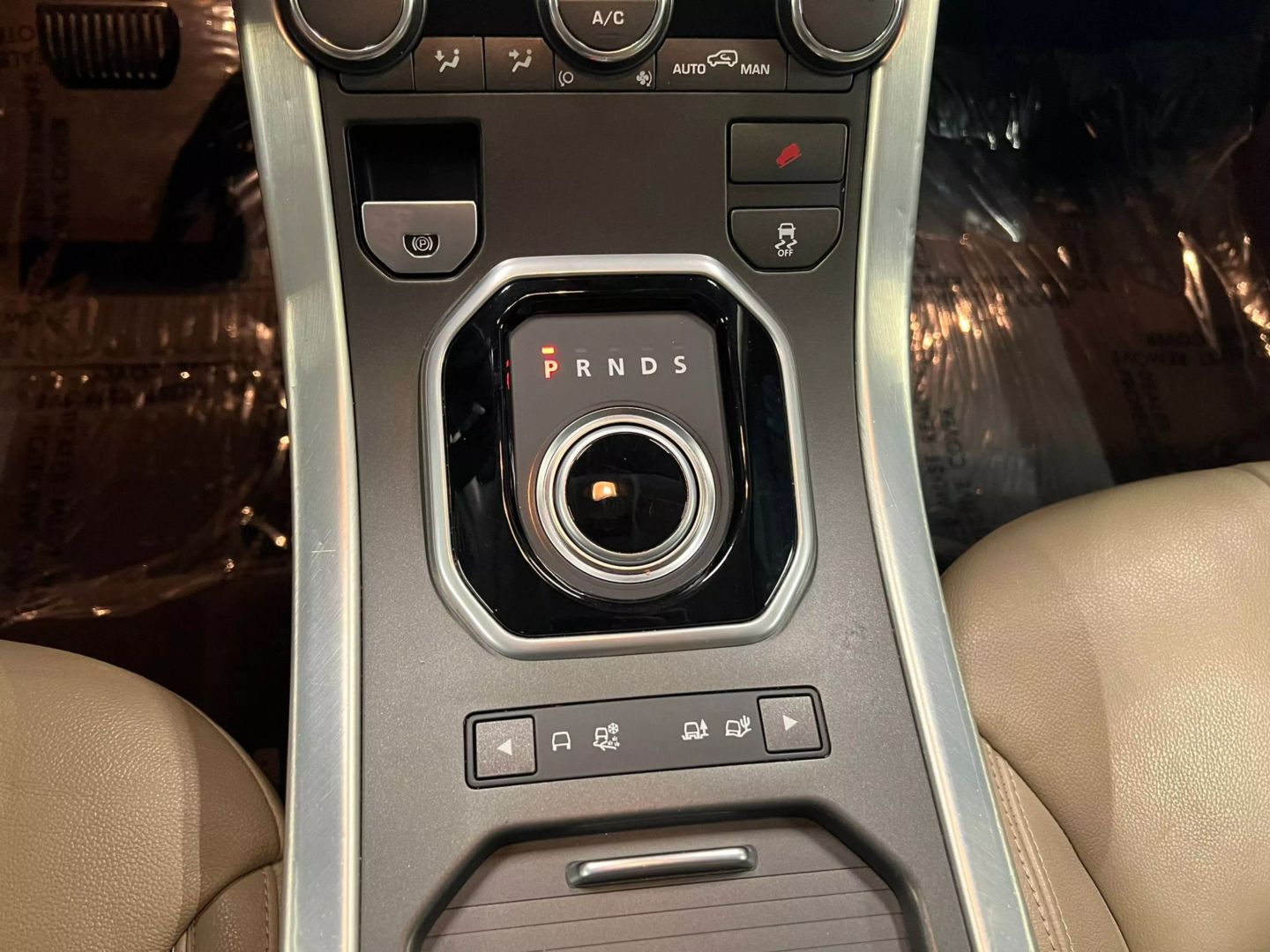 2013 Land Rover Range Rover Evoque Pure Plus Sport Utility 4d - Image 13