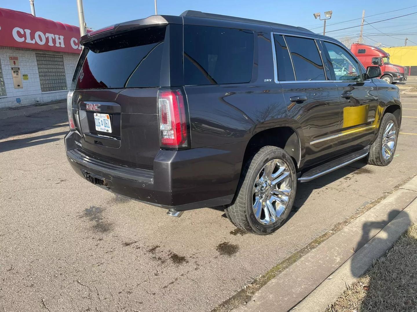 2018 GMC Yukon SLT photo 3