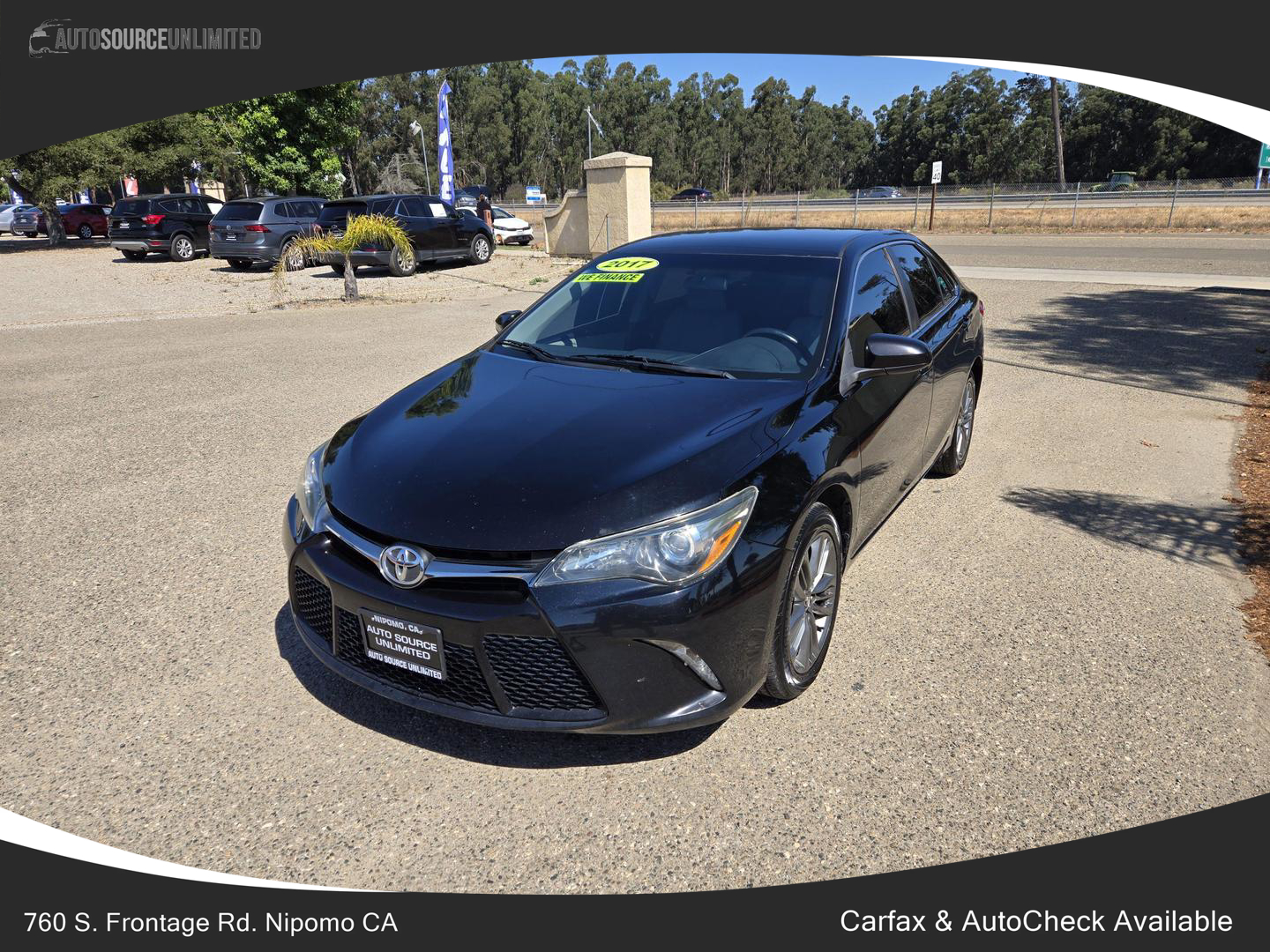 2017 Toyota Camry SE photo 8