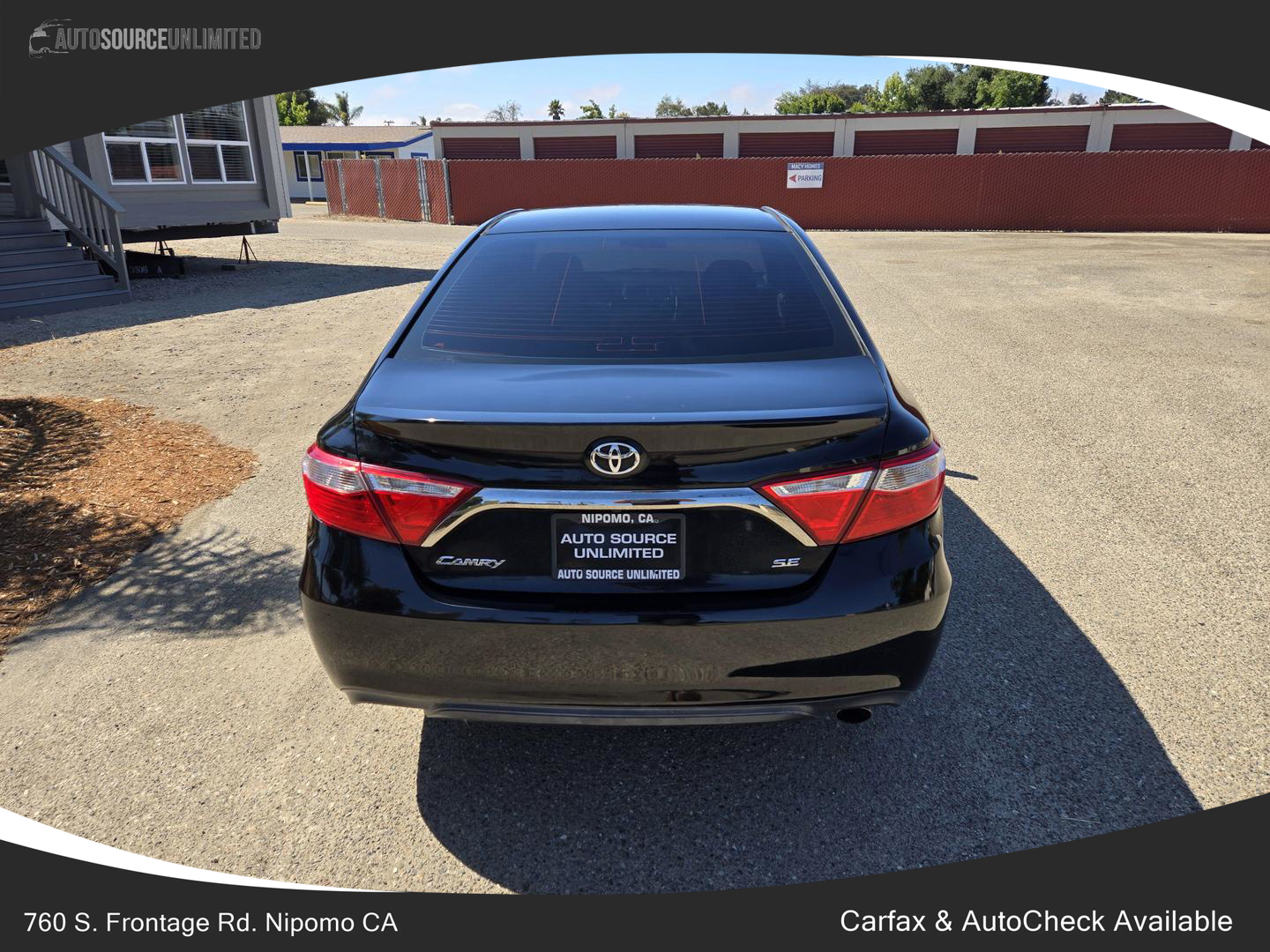 2017 Toyota Camry SE photo 5