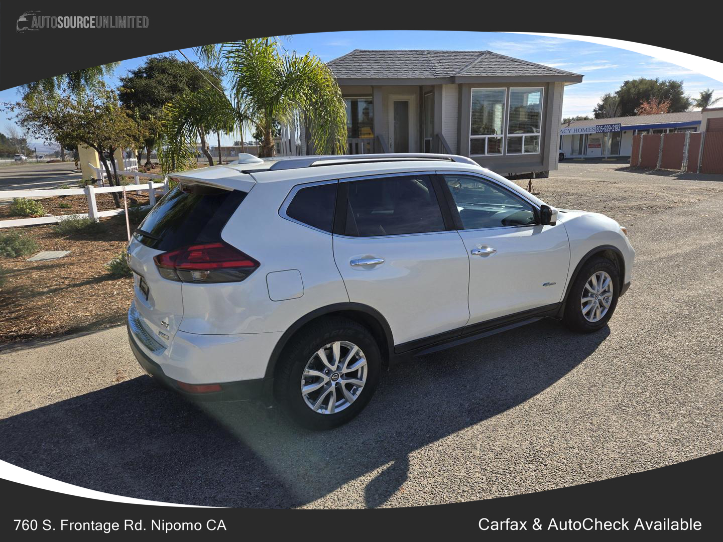 2017 Nissan Rogue SV photo 4