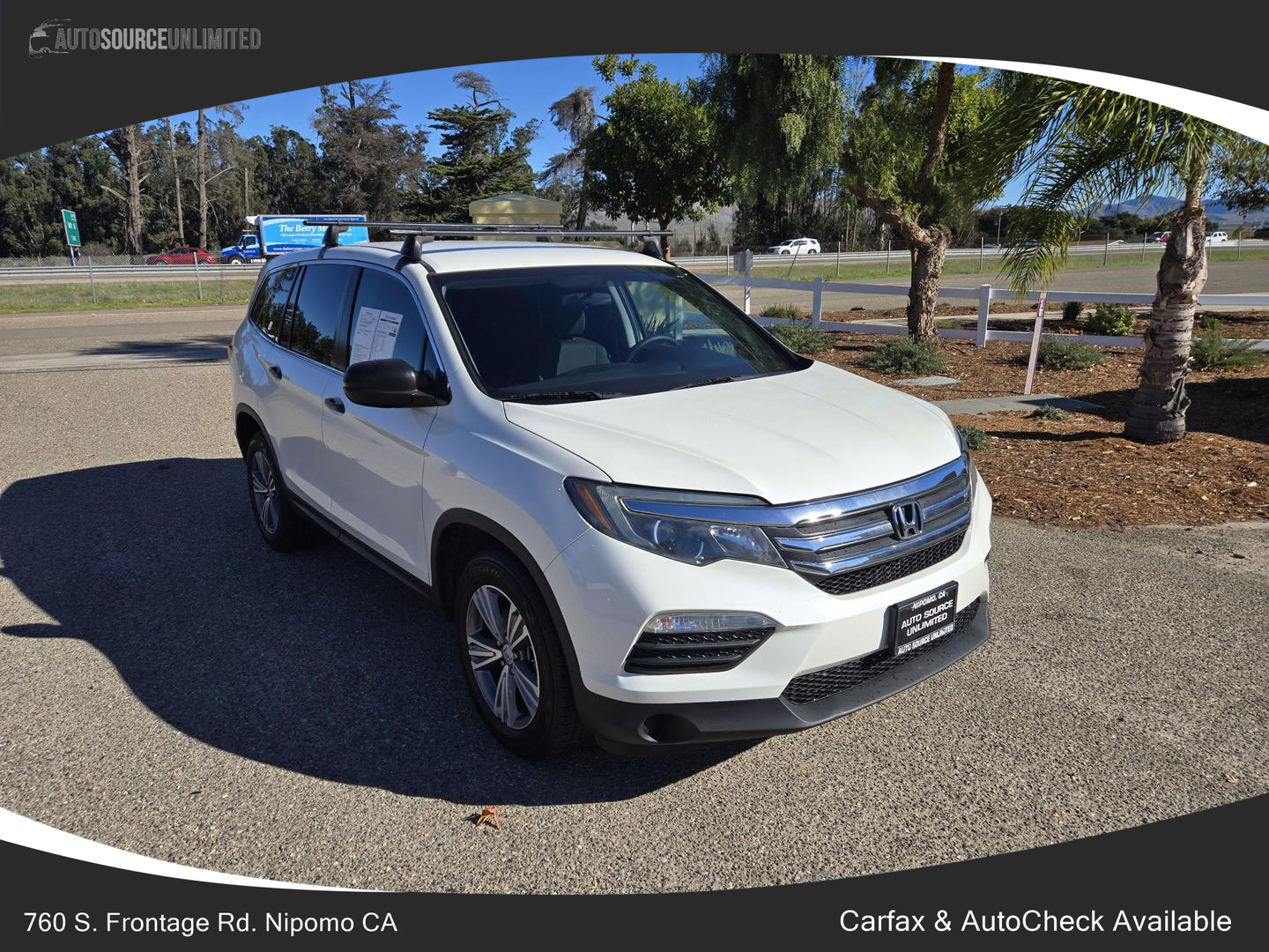 2017 Honda Pilot LX photo 11