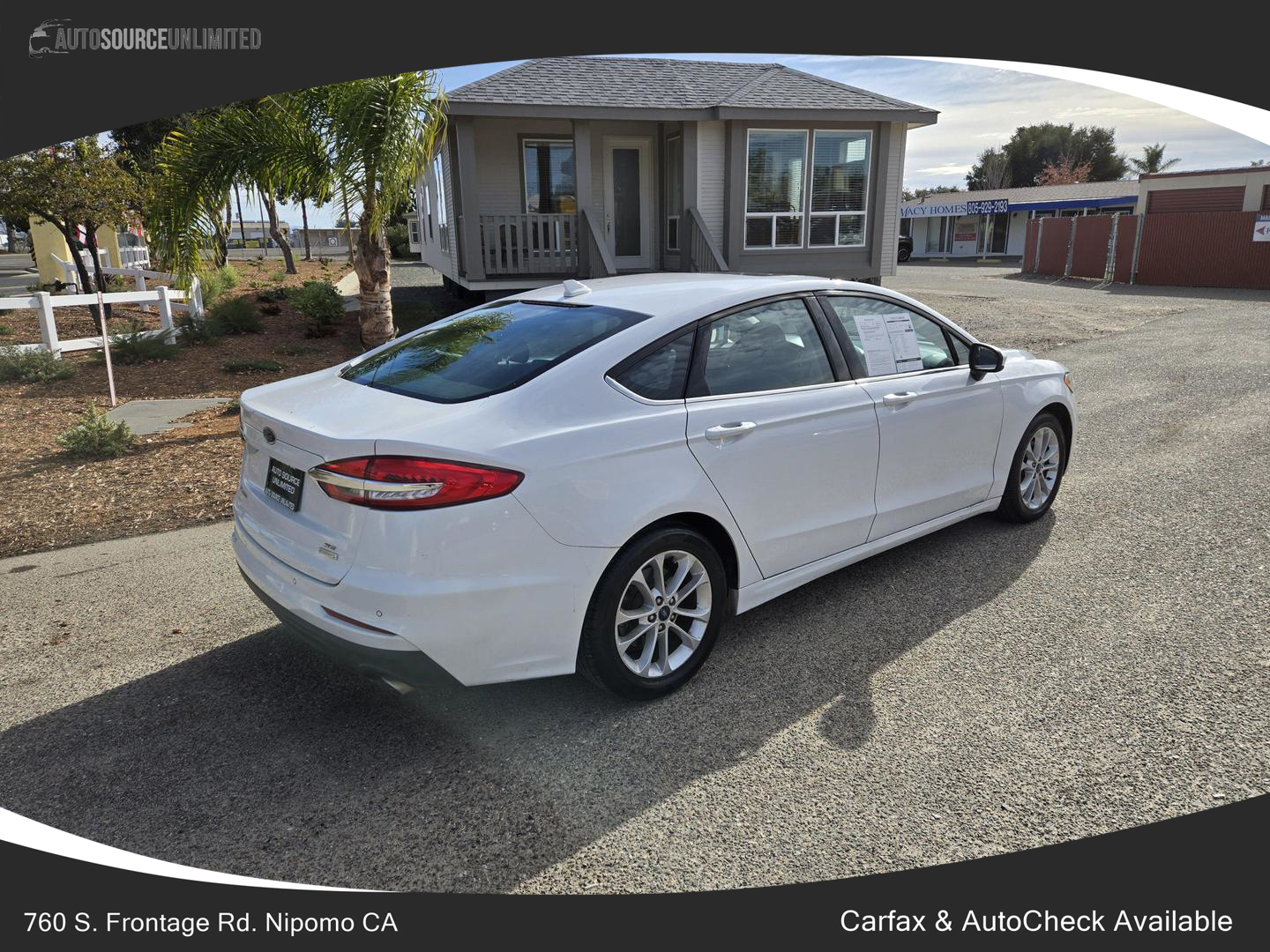 2020 Ford Fusion SE photo 3