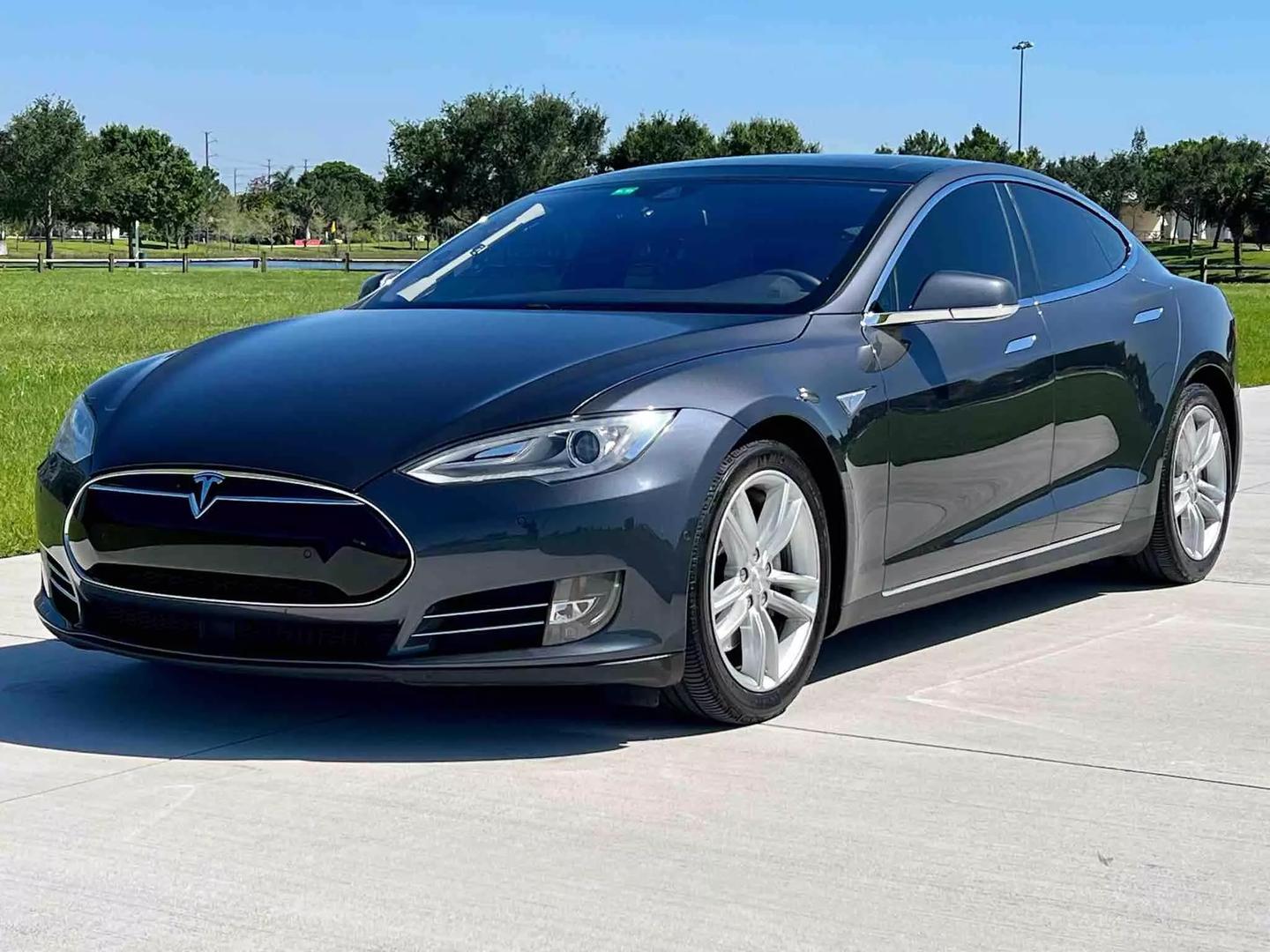 2015 Tesla Model S 85D photo 3