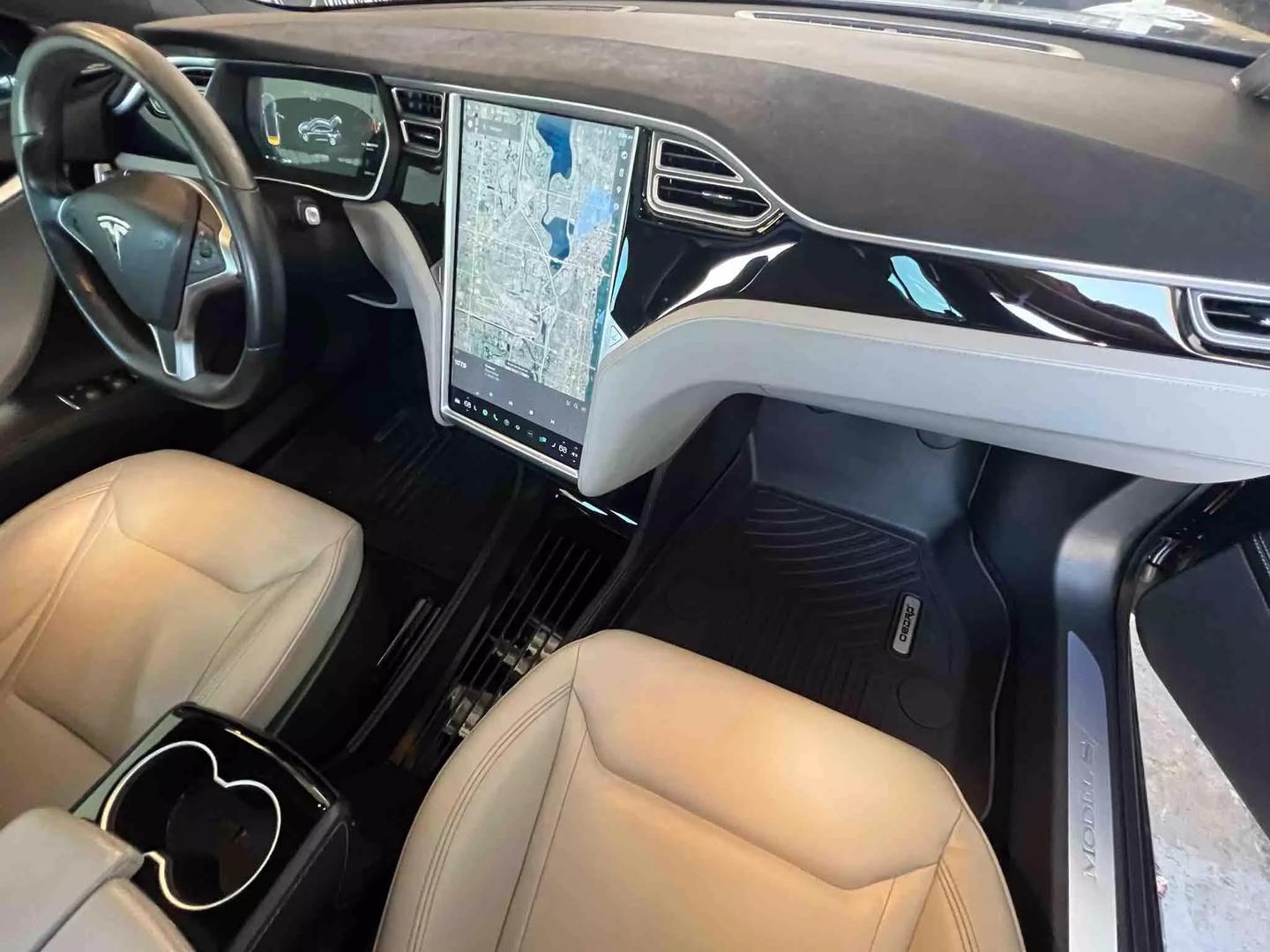 2015 Tesla Model S 85D photo 36