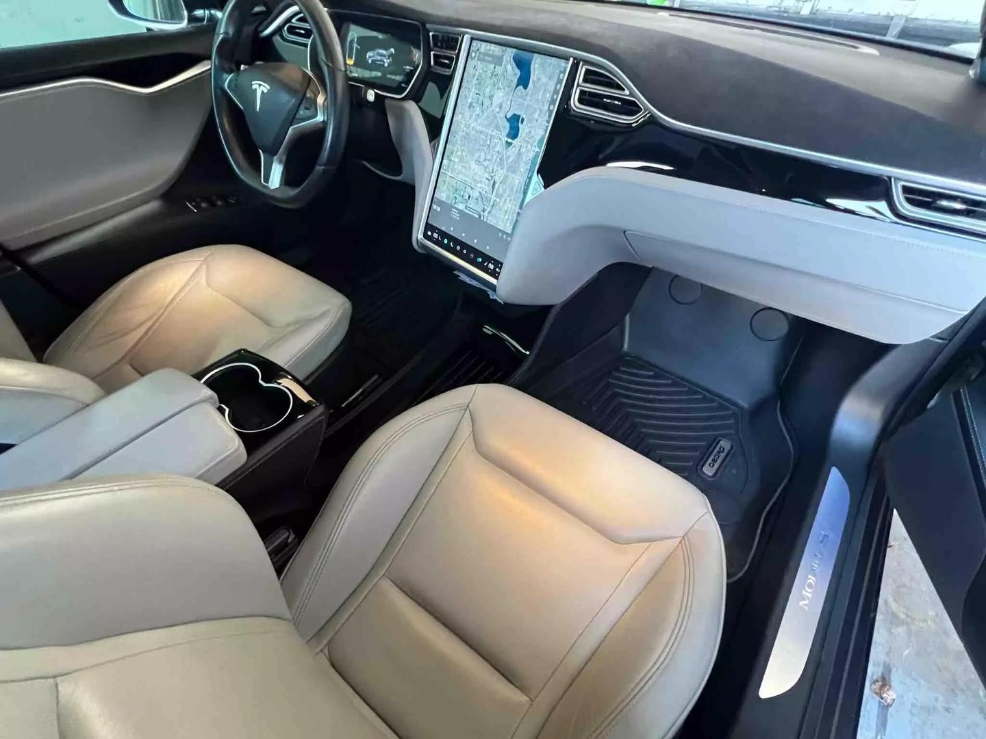 2015 Tesla Model S 85D photo 34