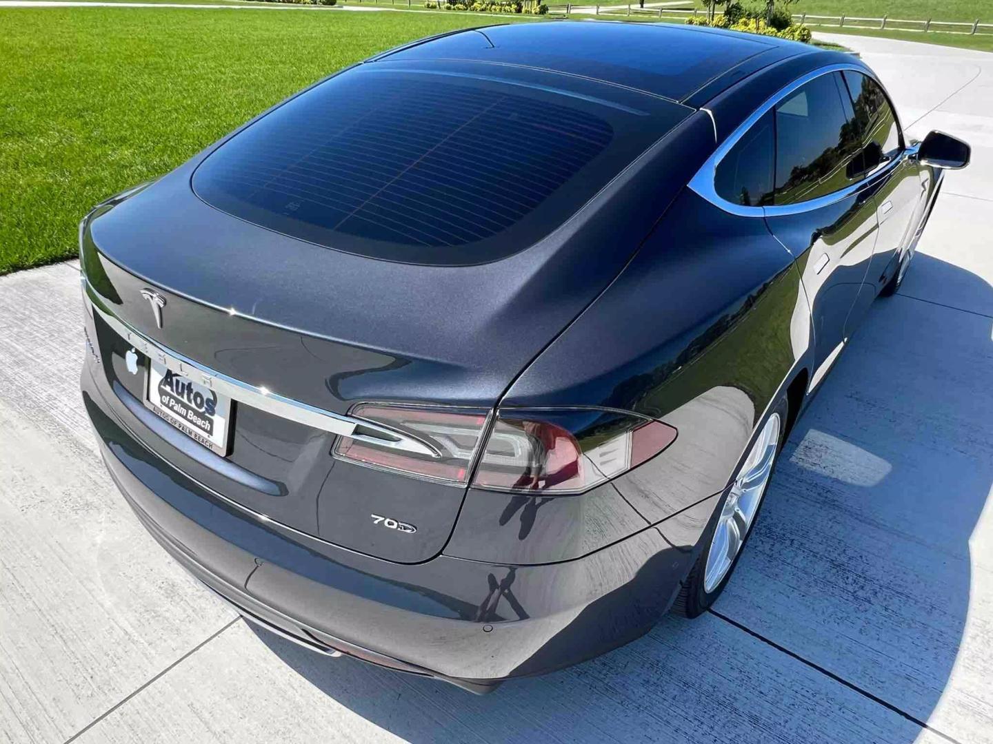 2015 Tesla Model S 85D photo 15