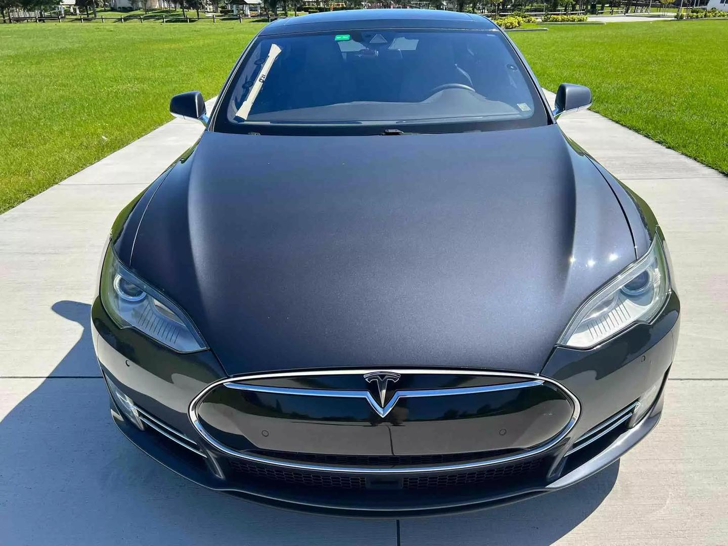 2015 Tesla Model S 85D photo 14