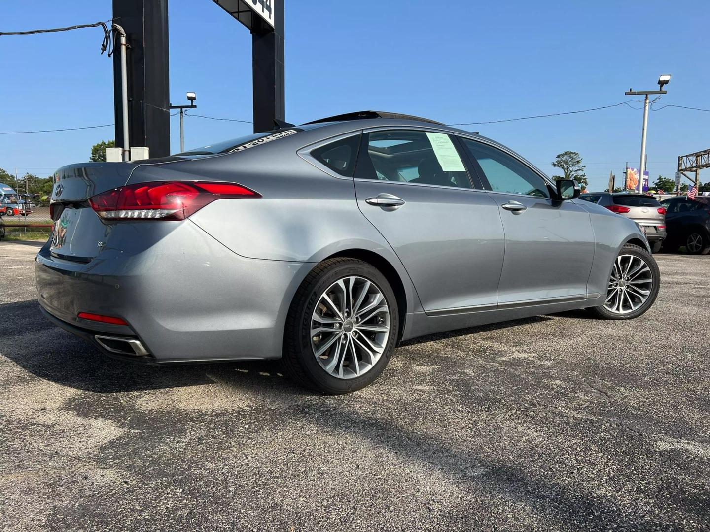 2015 Hyundai Genesis Base photo 8