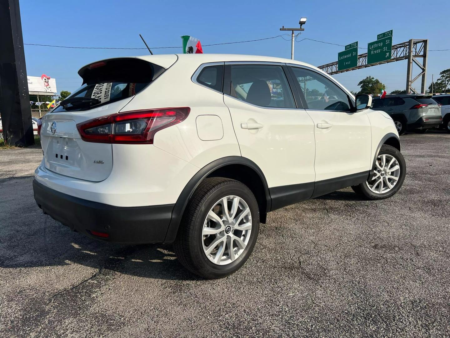 2021 Nissan Rogue Sport S photo 8