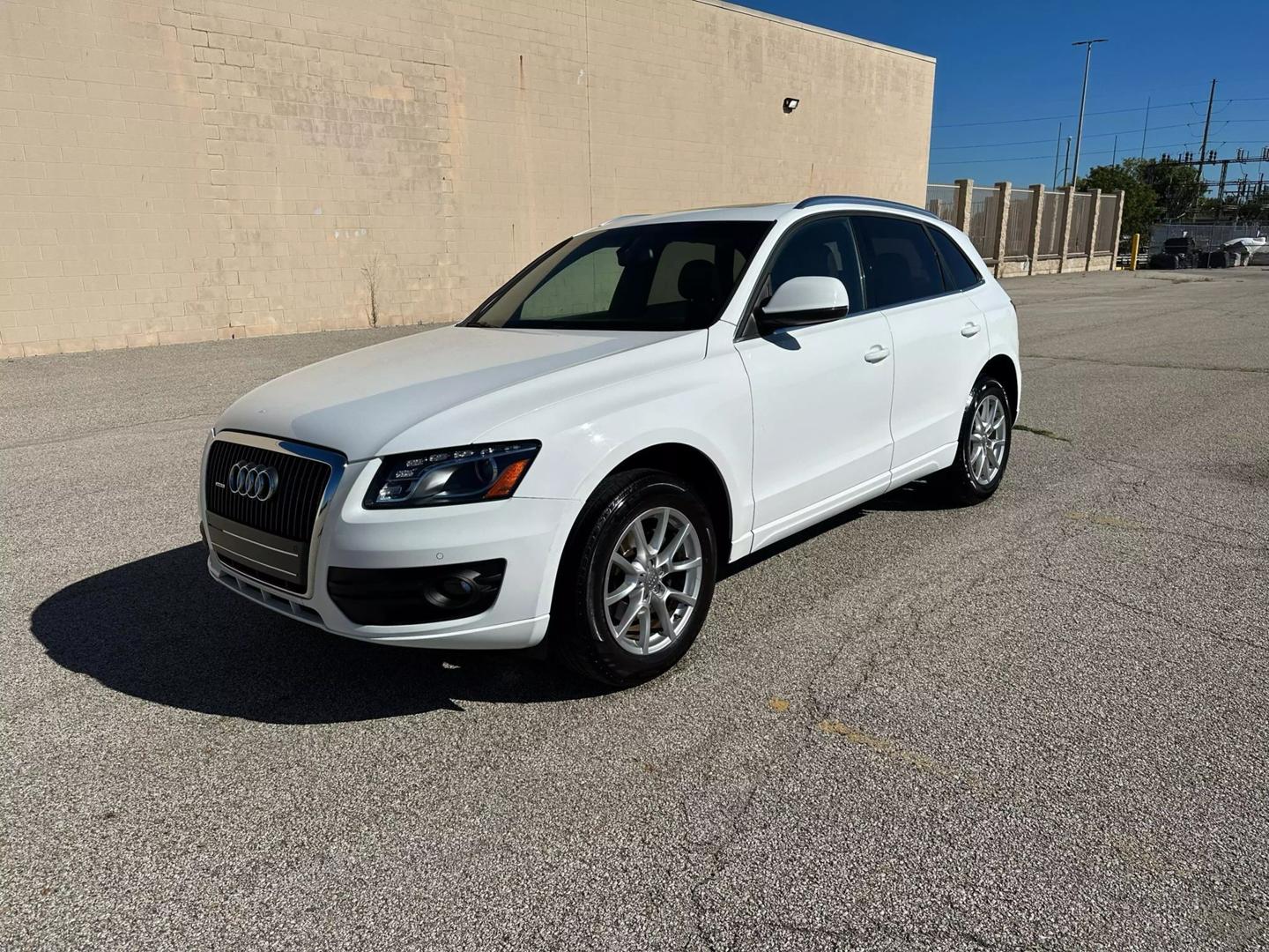 2011 Audi Q5 Premium photo 2