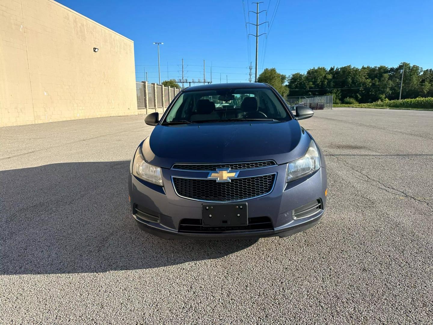 2013 Chevrolet Cruze LS photo 3