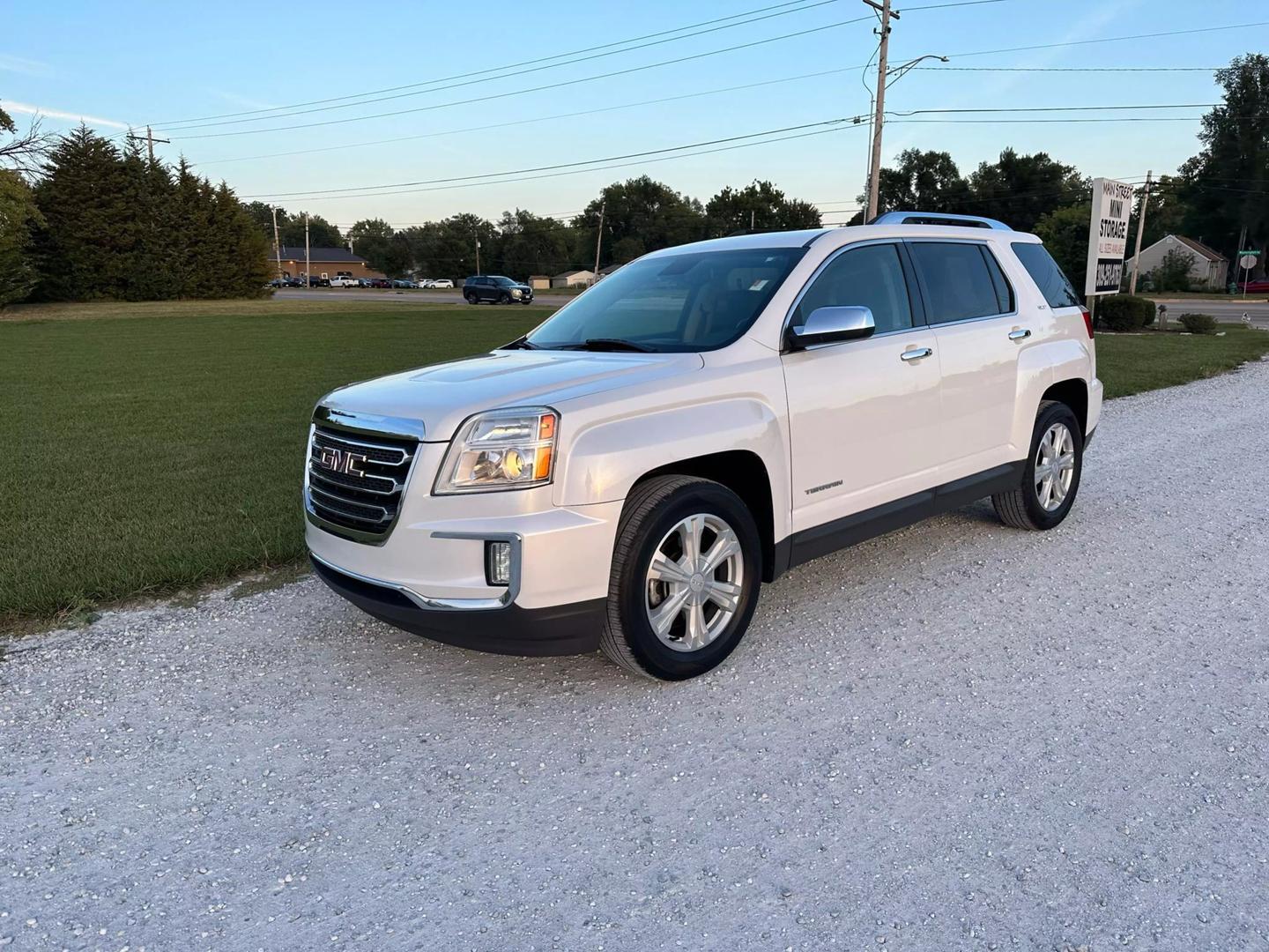 2017 GMC Terrain SLT photo 2