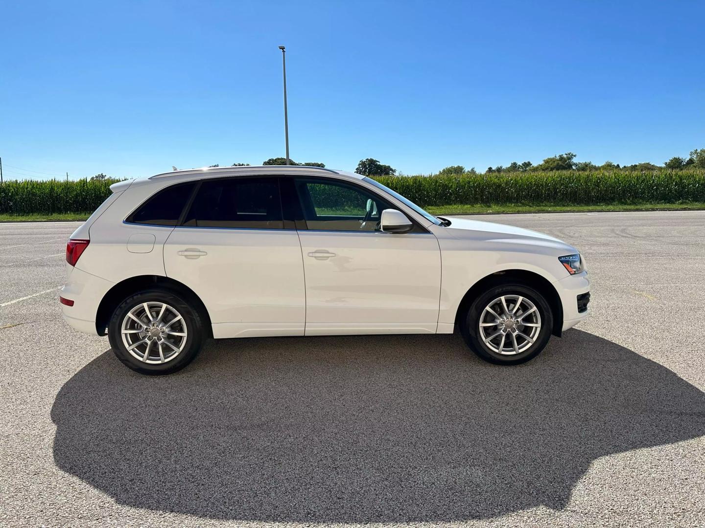 2011 Audi Q5 Premium photo 5