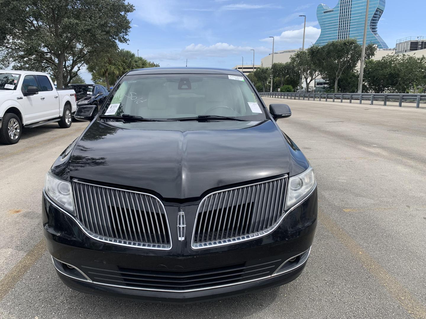 Lincoln MKT's photo