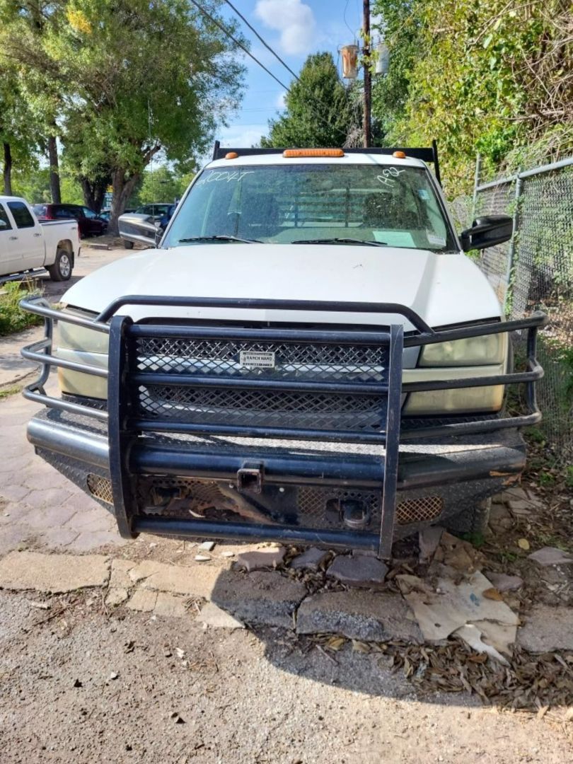 2004 Chevrolet Silverado 3500 Chassis Cab Work Truck's photo
