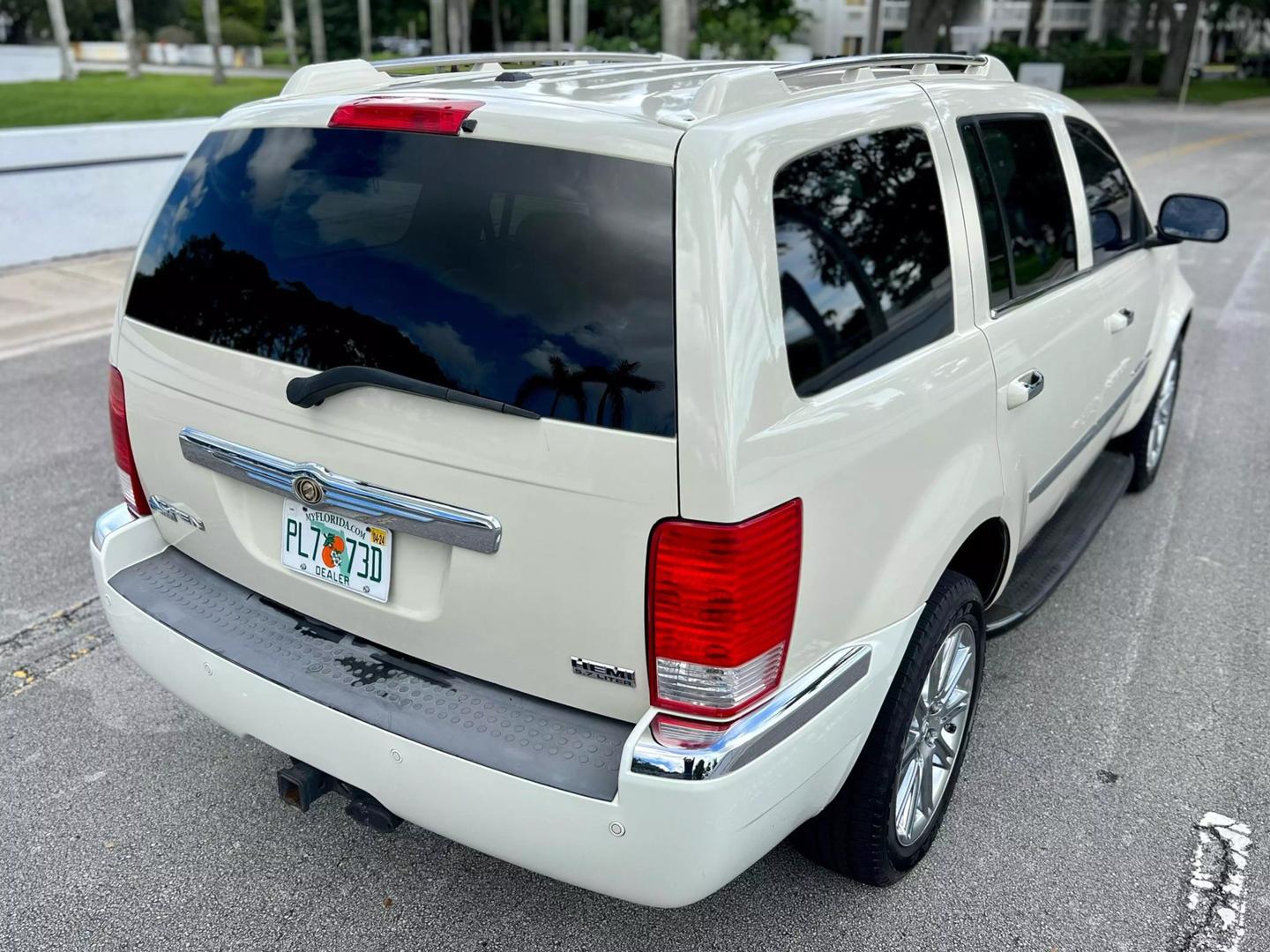 2007 Chrysler Aspen Limited photo 13