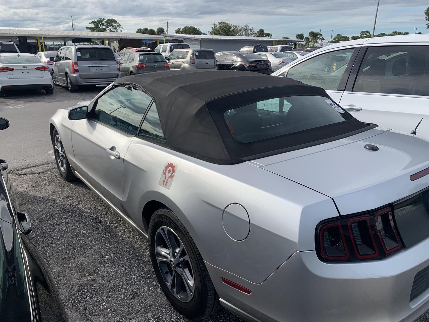 2014 Ford Mustang V6 photo 3