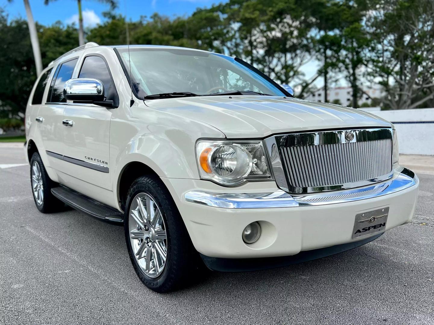 2007 Chrysler Aspen Limited photo 7