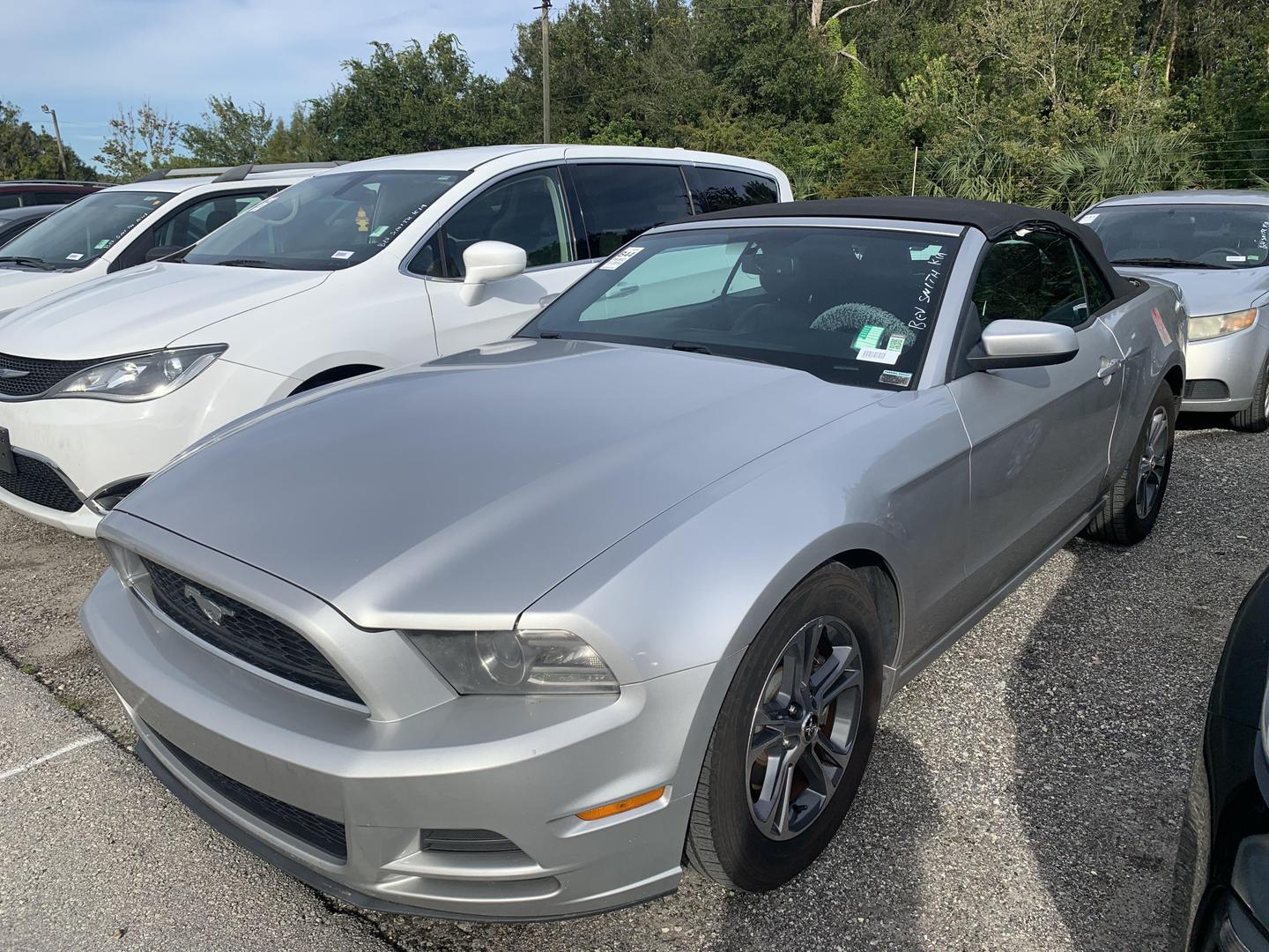 2014 Ford Mustang V6 photo 2