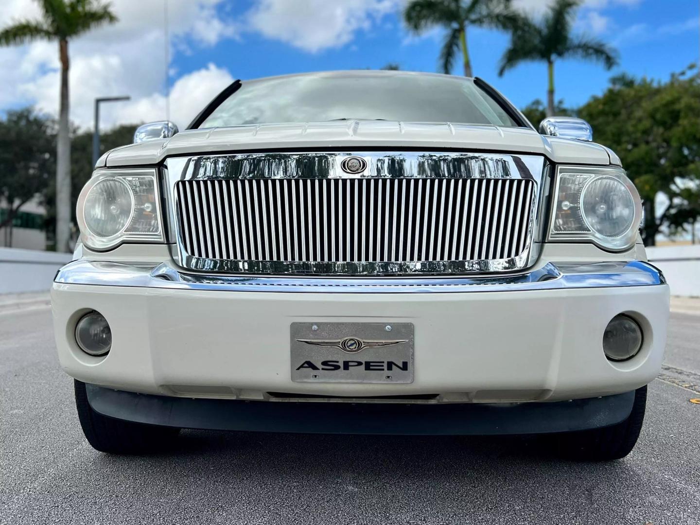 2007 Chrysler Aspen Limited photo 23