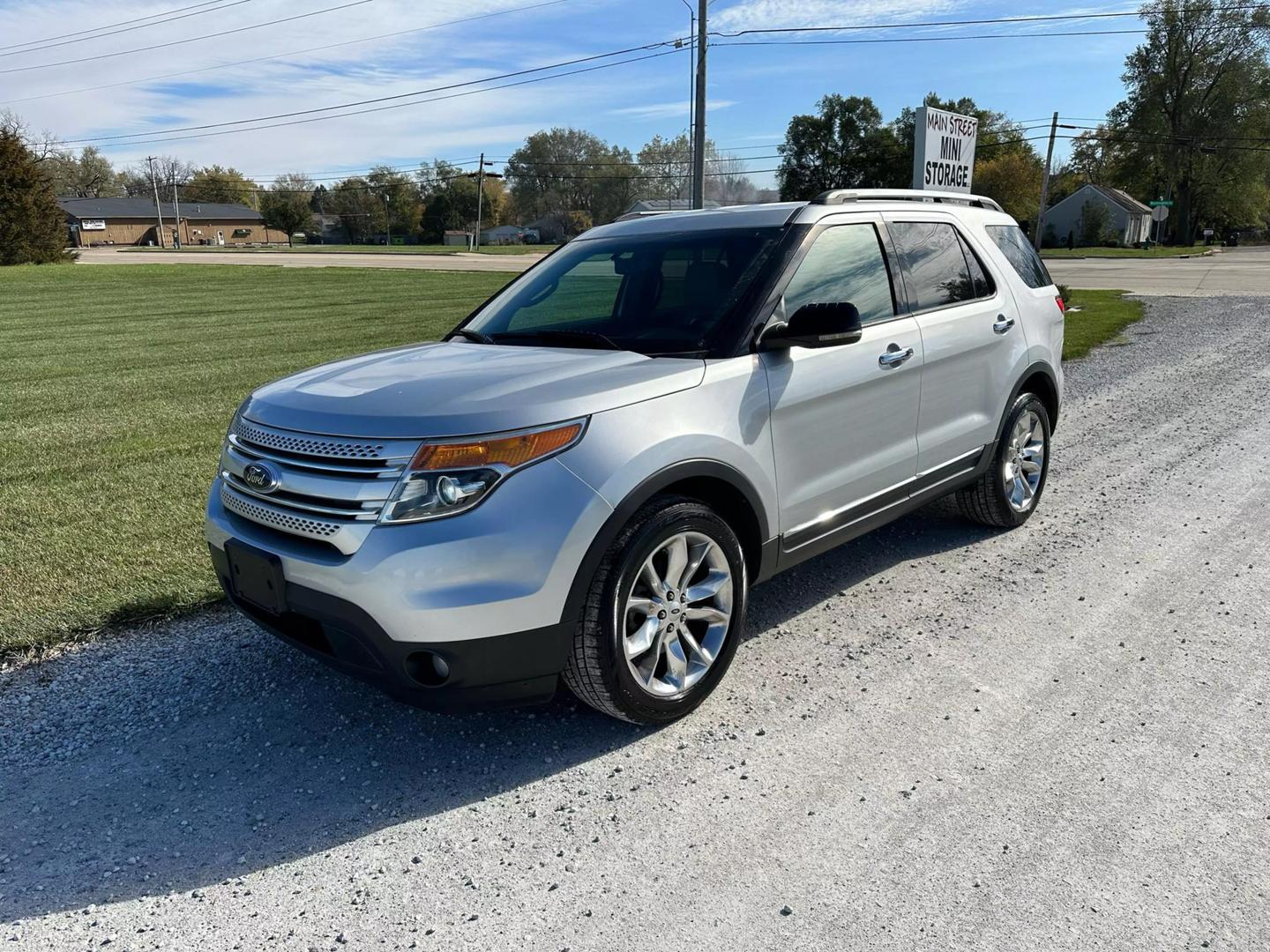 2013 Ford Explorer XLT photo 2