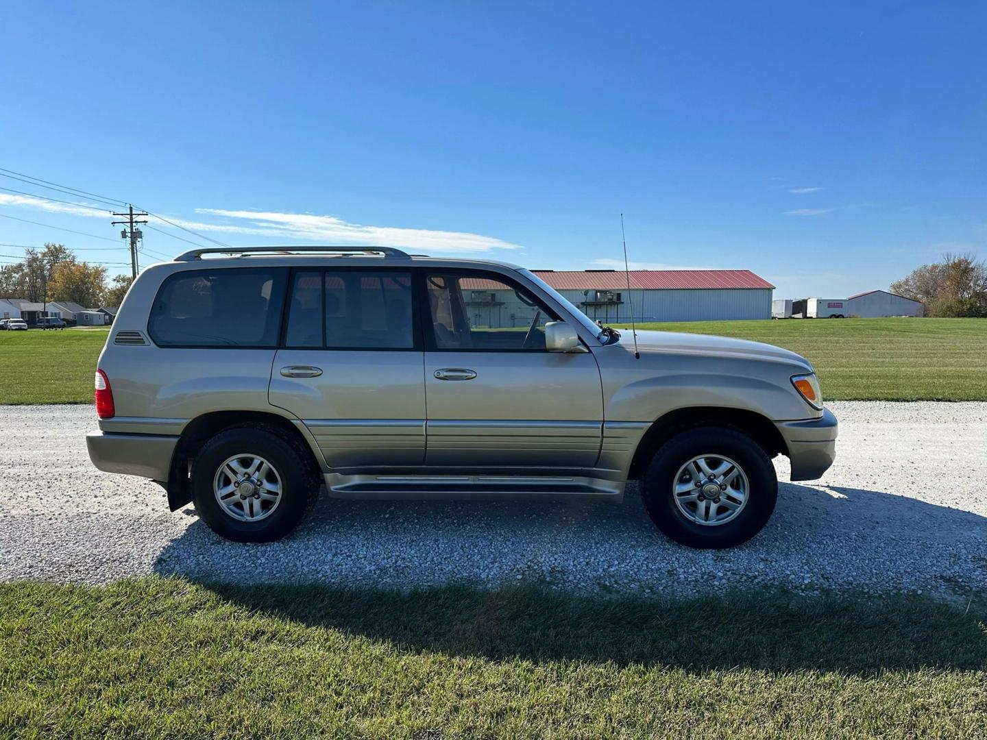 2001 Lexus LX 470 photo 5