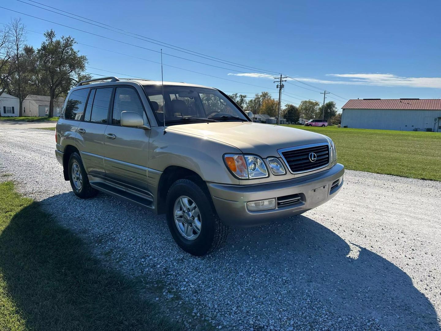 2001 Lexus LX 470 photo 4