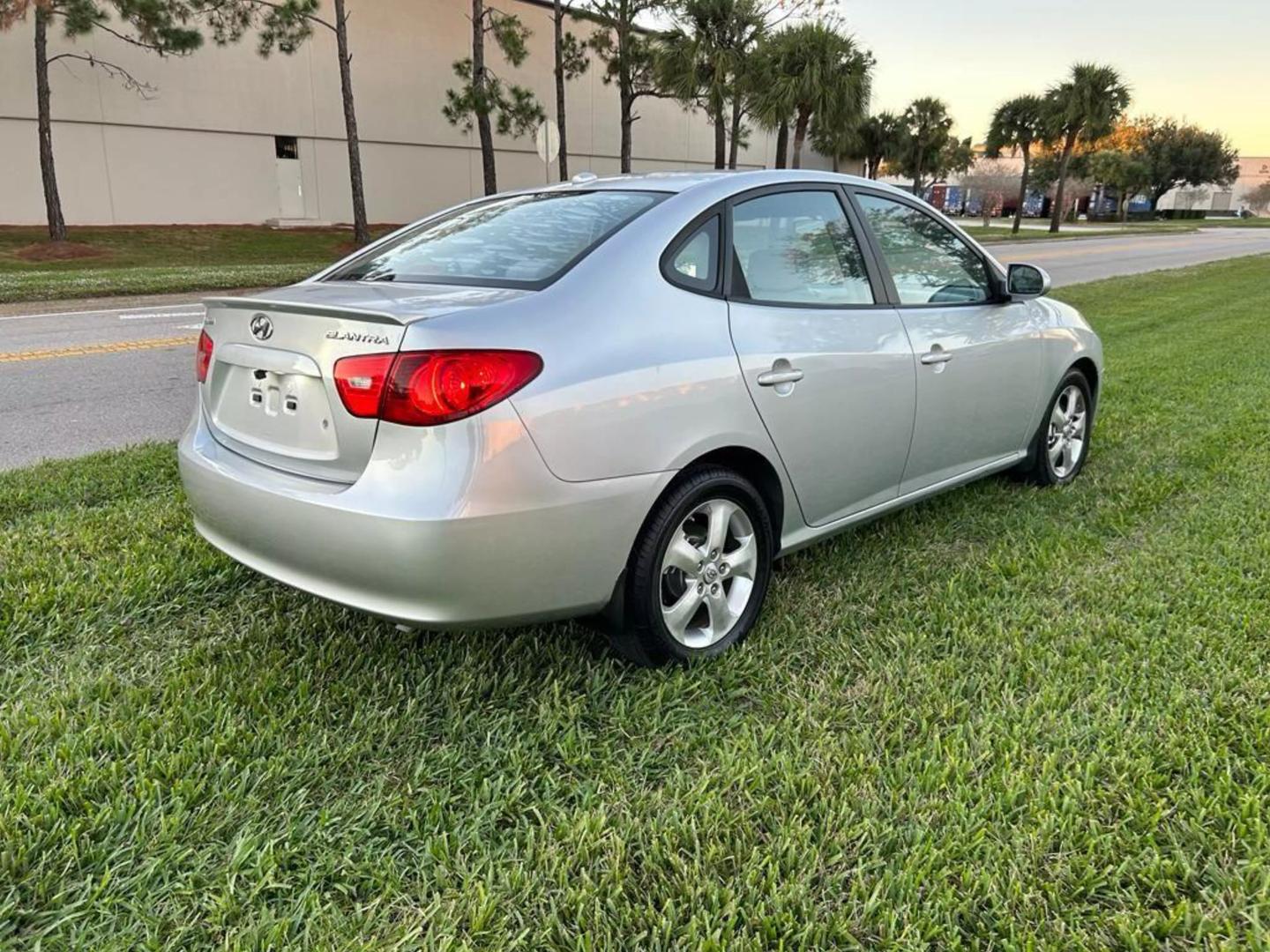 2008 Hyundai Elantra GLS photo 5