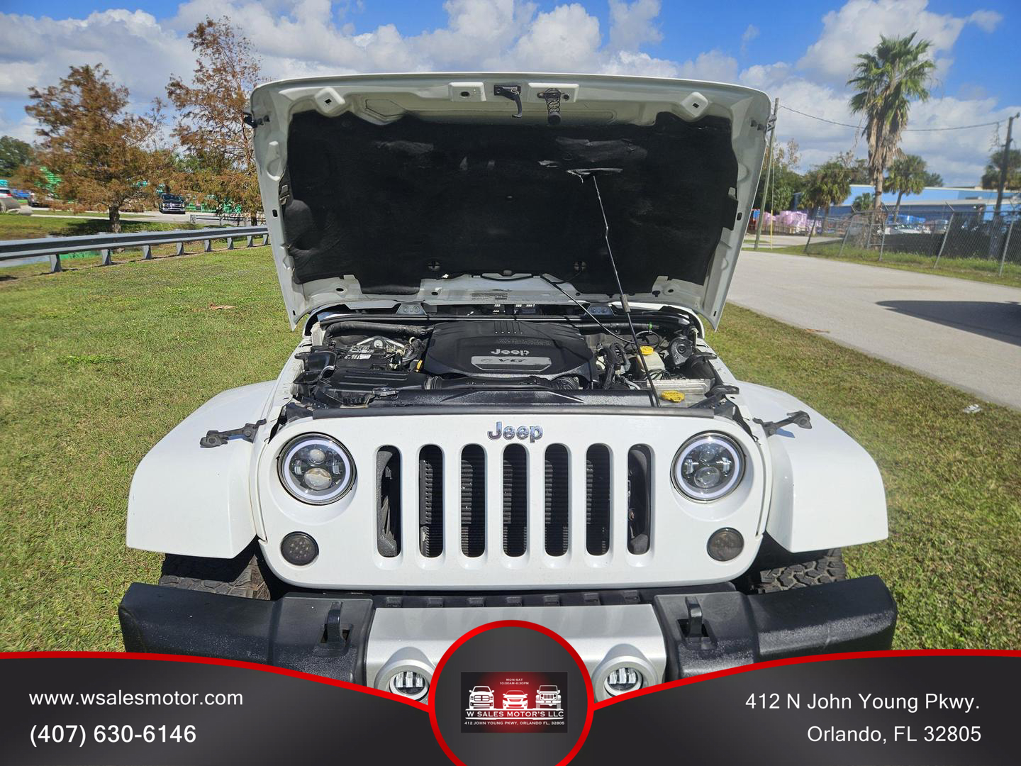 2014 Jeep Wrangler Unlimited Sahara photo 16