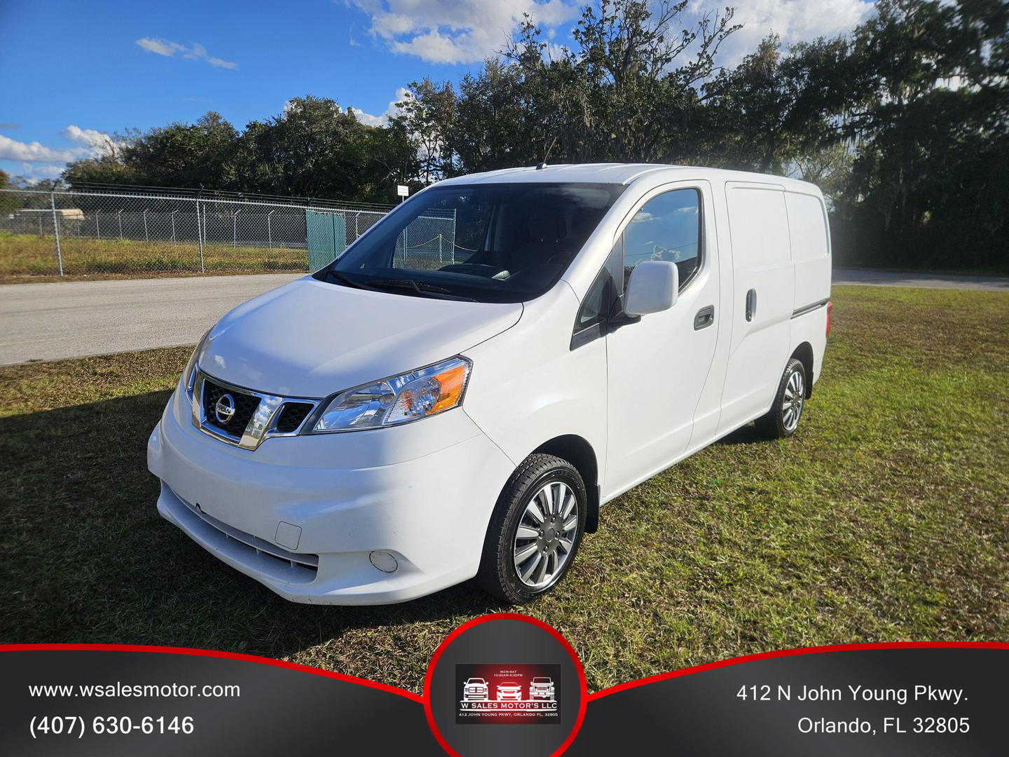 2017 Nissan NV200 SV photo 2