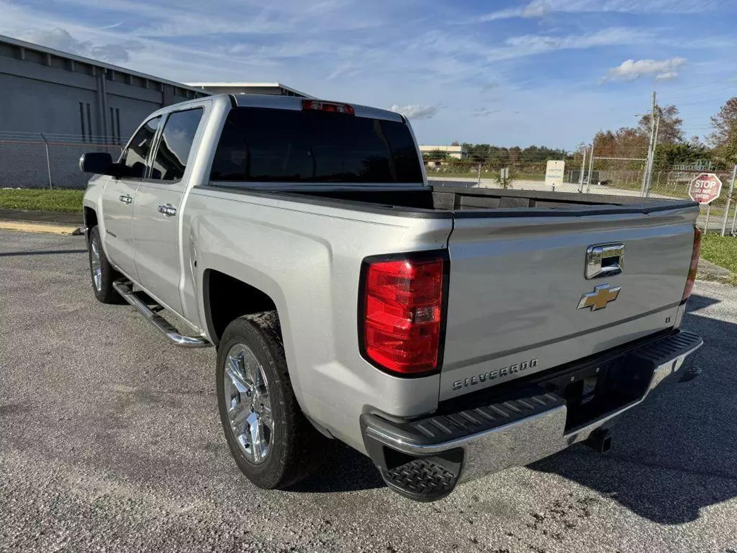 2014 Chevrolet Silverado 1500 LT photo 3