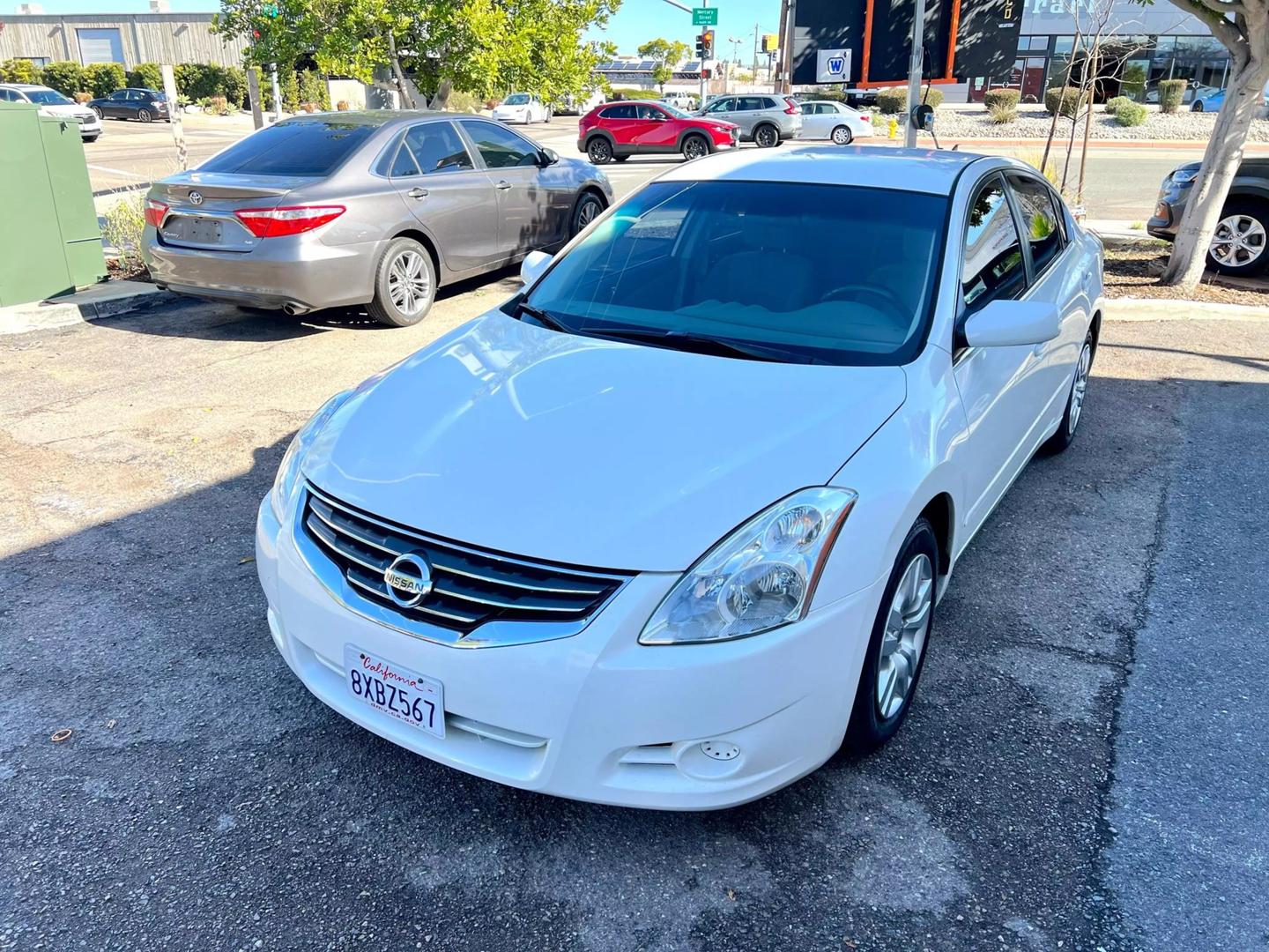 2011 Nissan Altima S photo 2