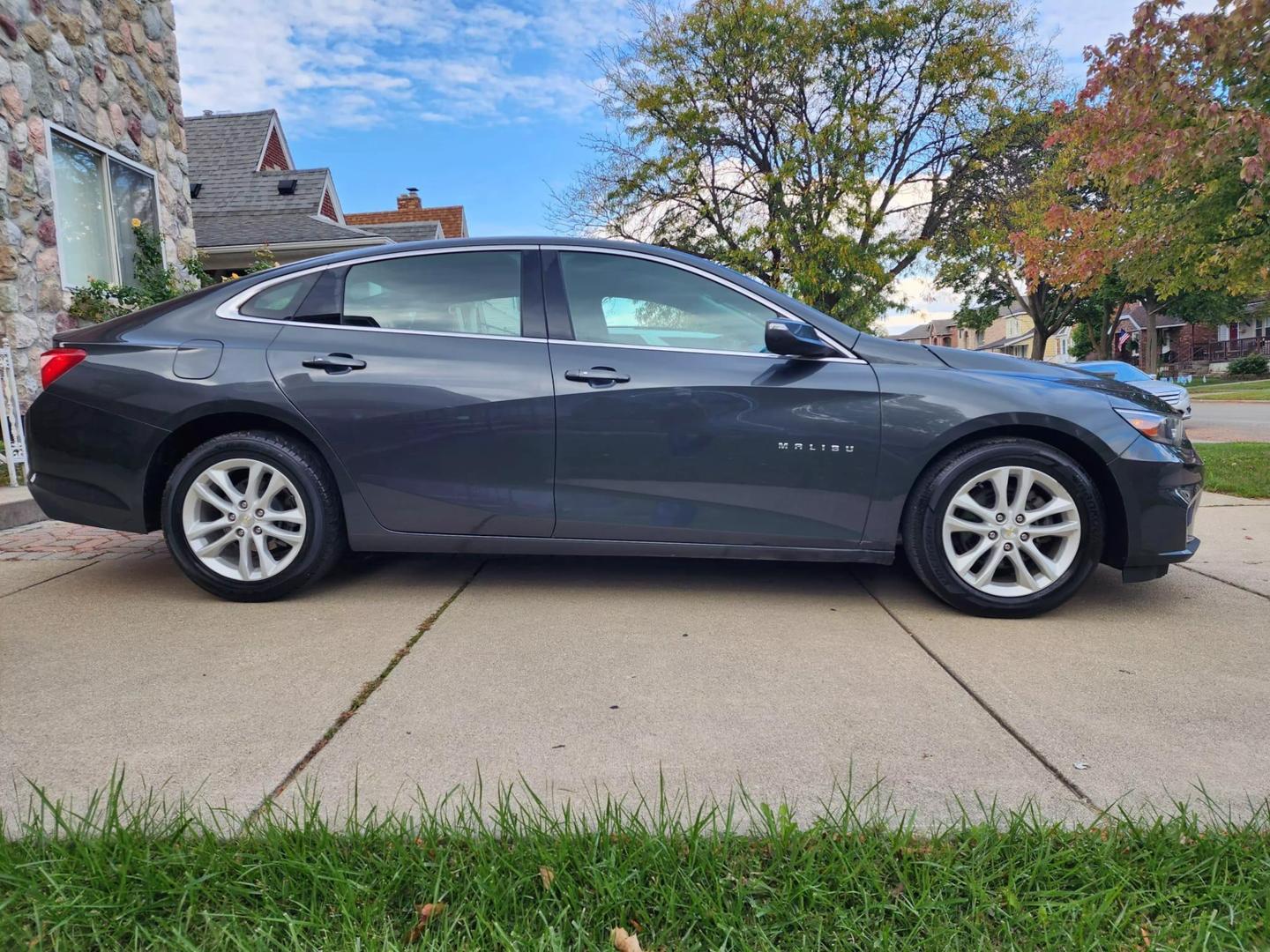 2018 Chevrolet Malibu 1LT photo 4