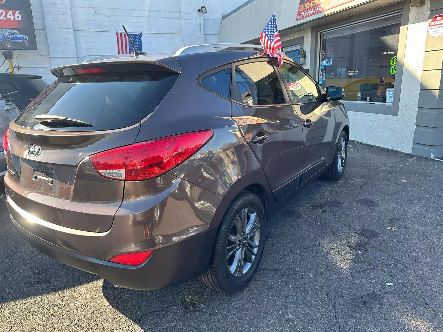 2014 Hyundai Tucson - compact SUV showcasing sleek design, spacious interior, and modern features for a comfortable driving experience.