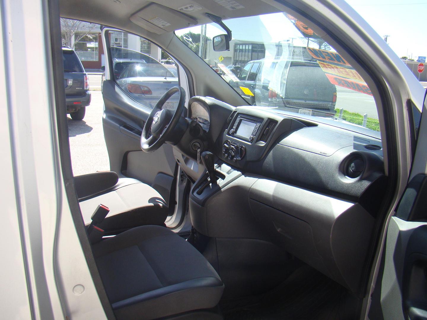 2015 Nissan NV200 SV photo 18