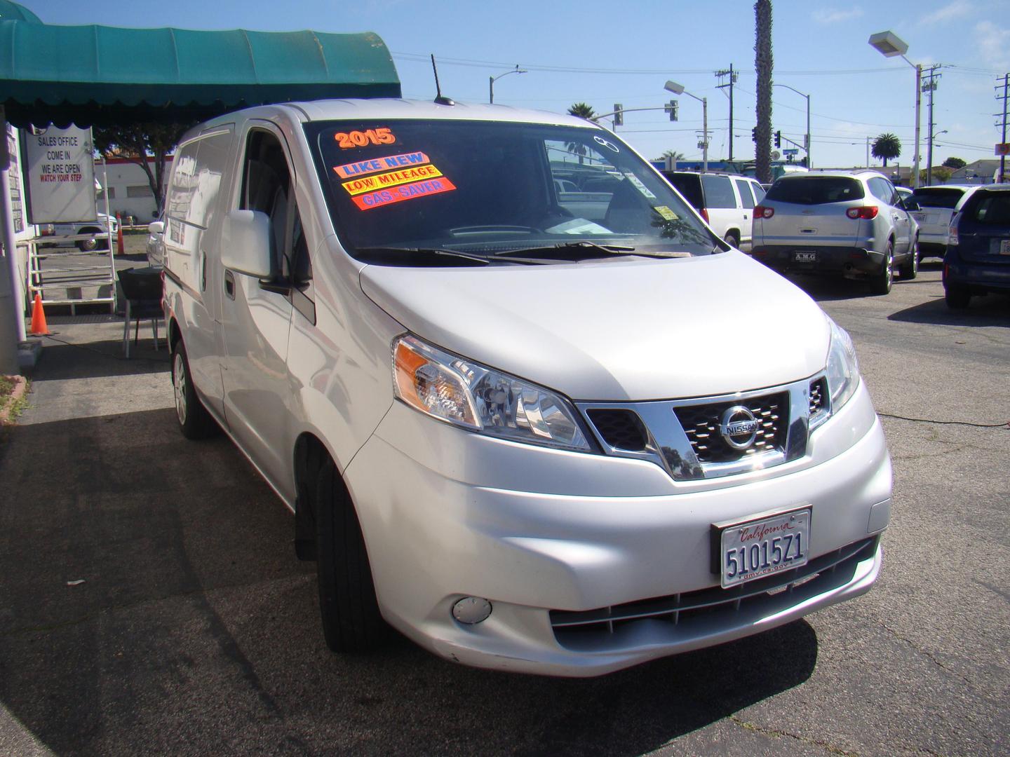 2015 Nissan NV200 SV photo 4